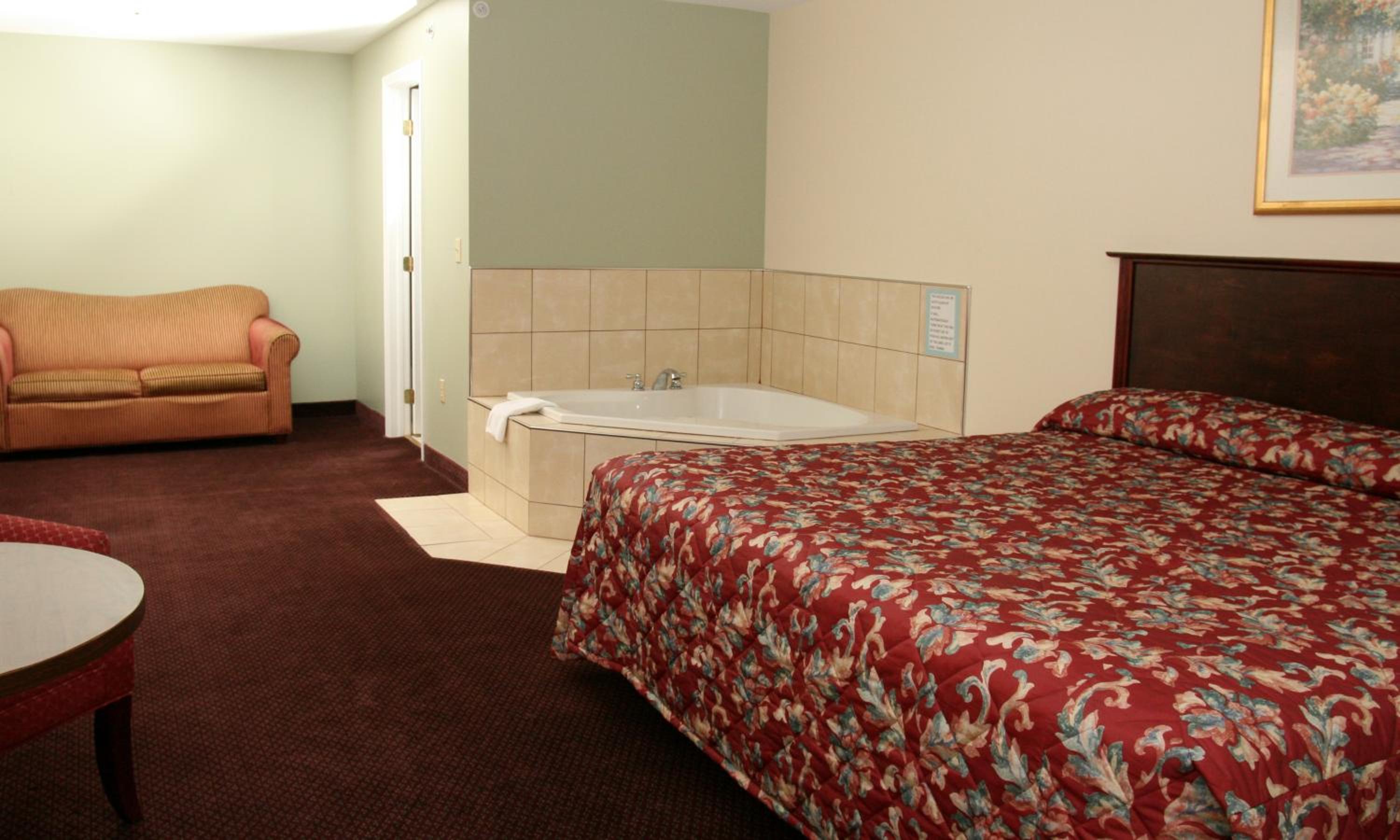 Honeymoon Suite - Photo 4
