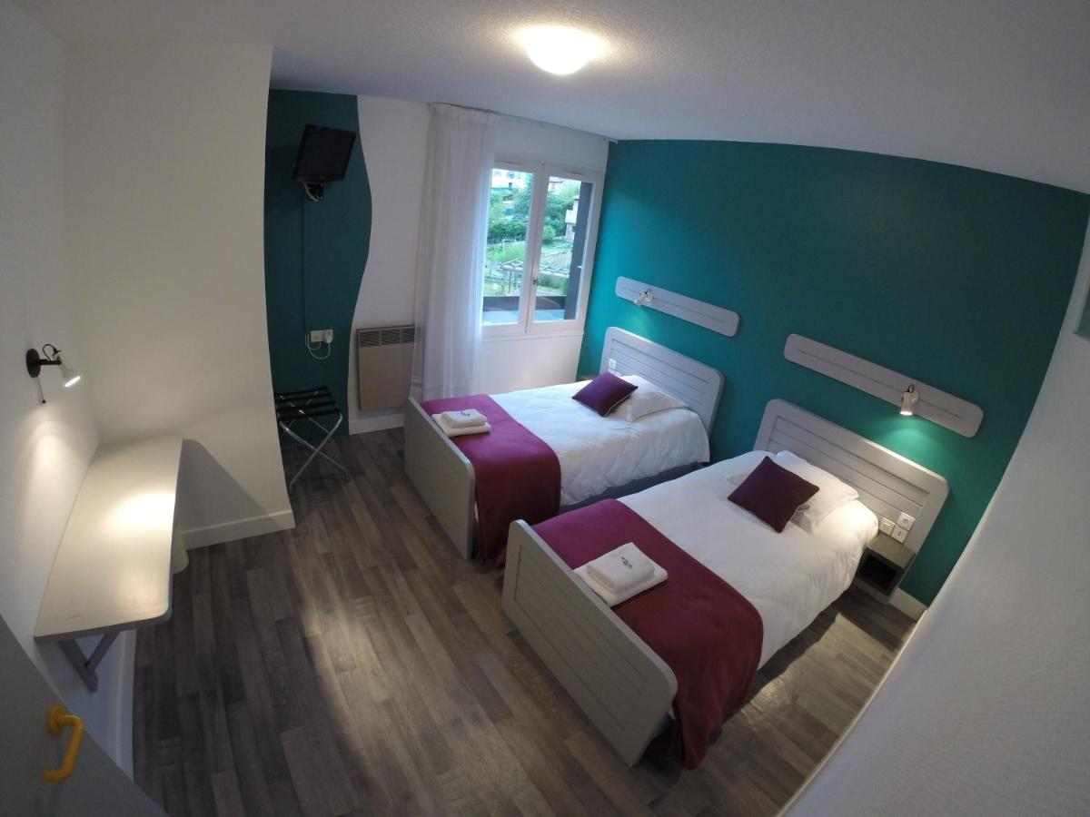Twin Room - Photo 3