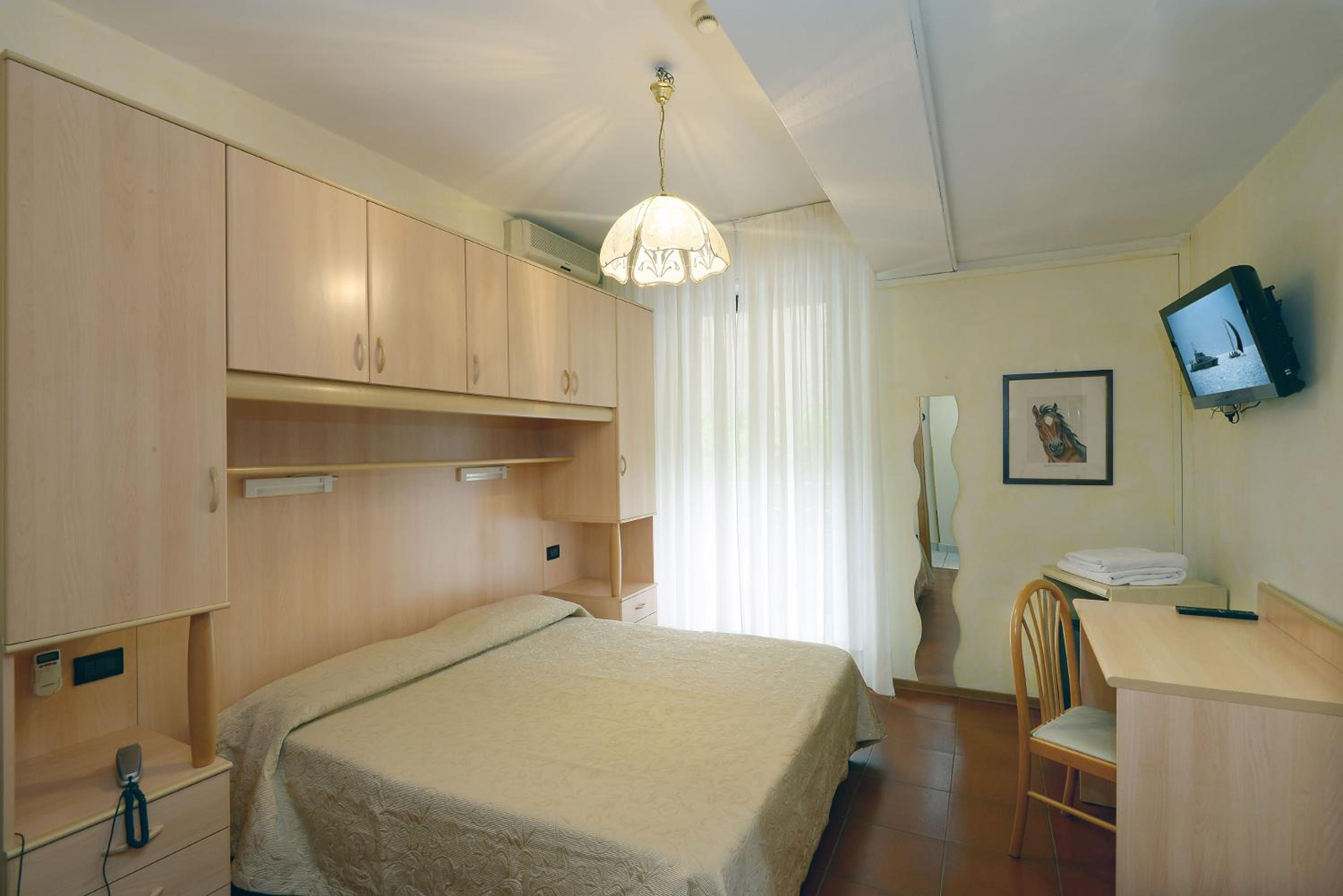 Double Room with Balcony - Photo 1