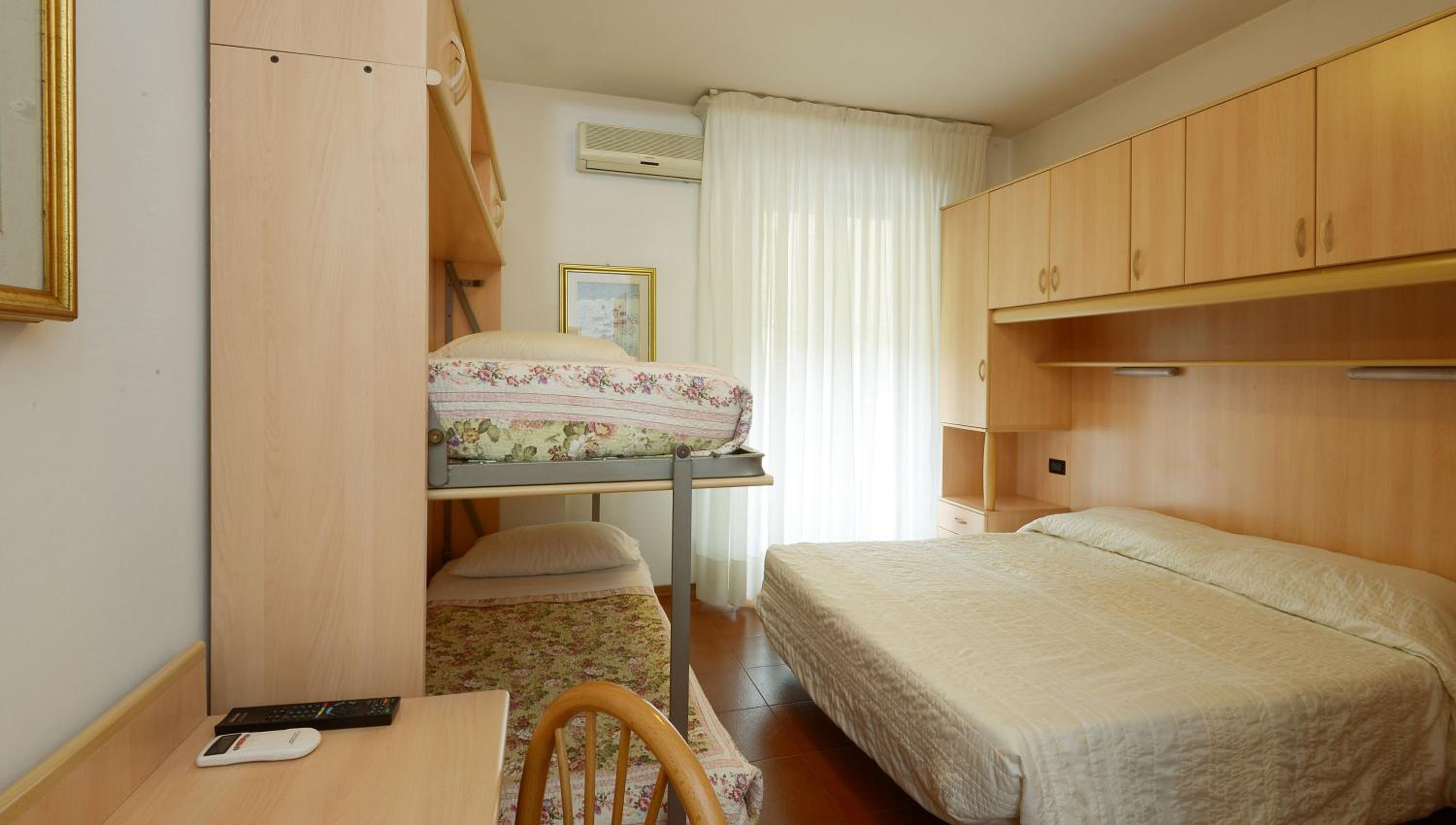 Triple Room with Balcony - Photo 5