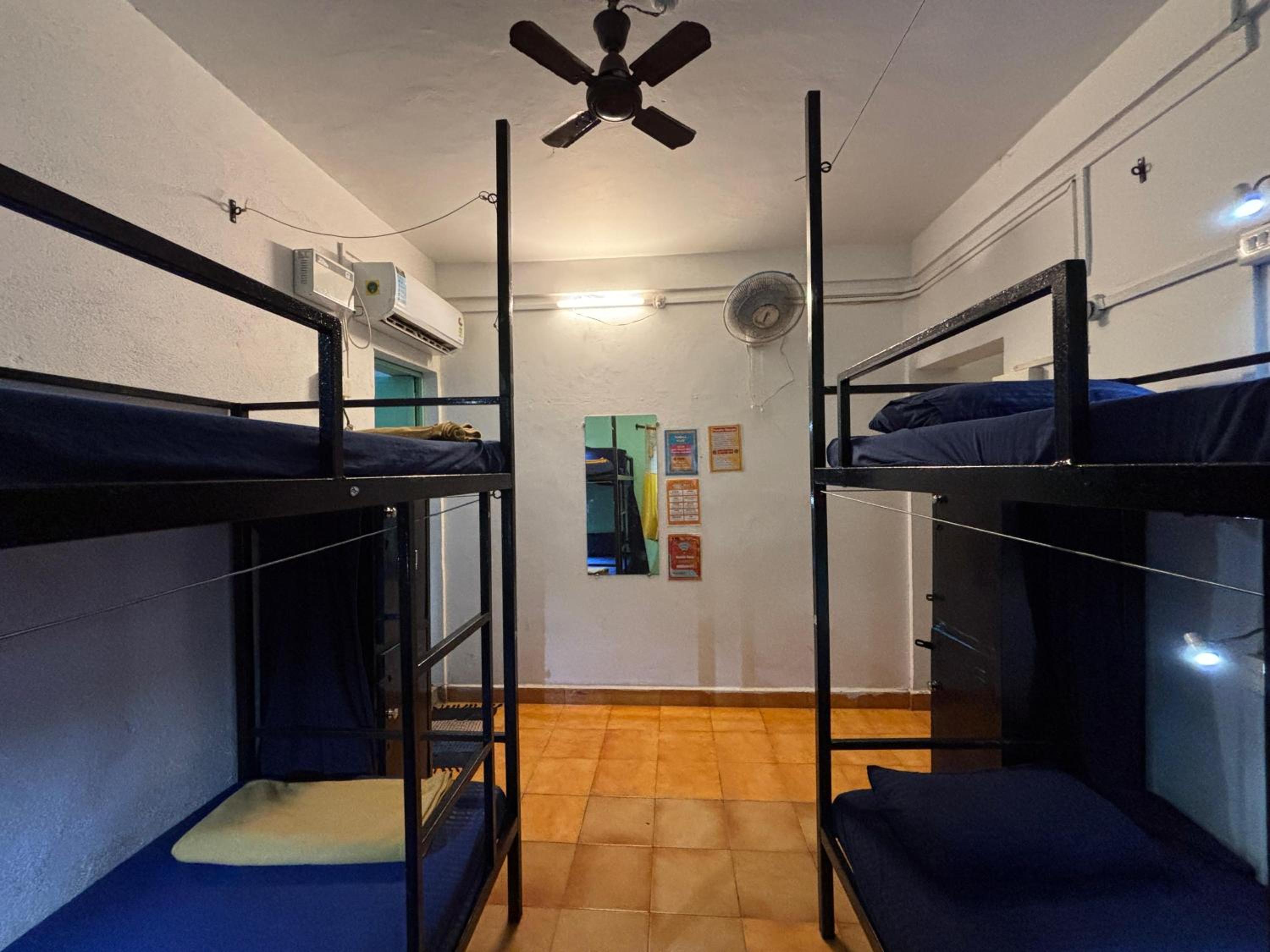 Bed in 8-Bed Dormitory Room photo 2