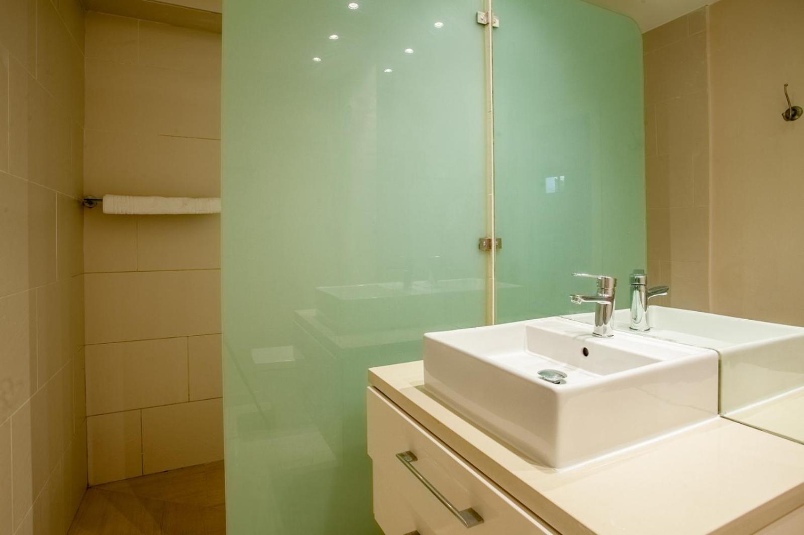 Three-Bedroom Deluxe Apartment
