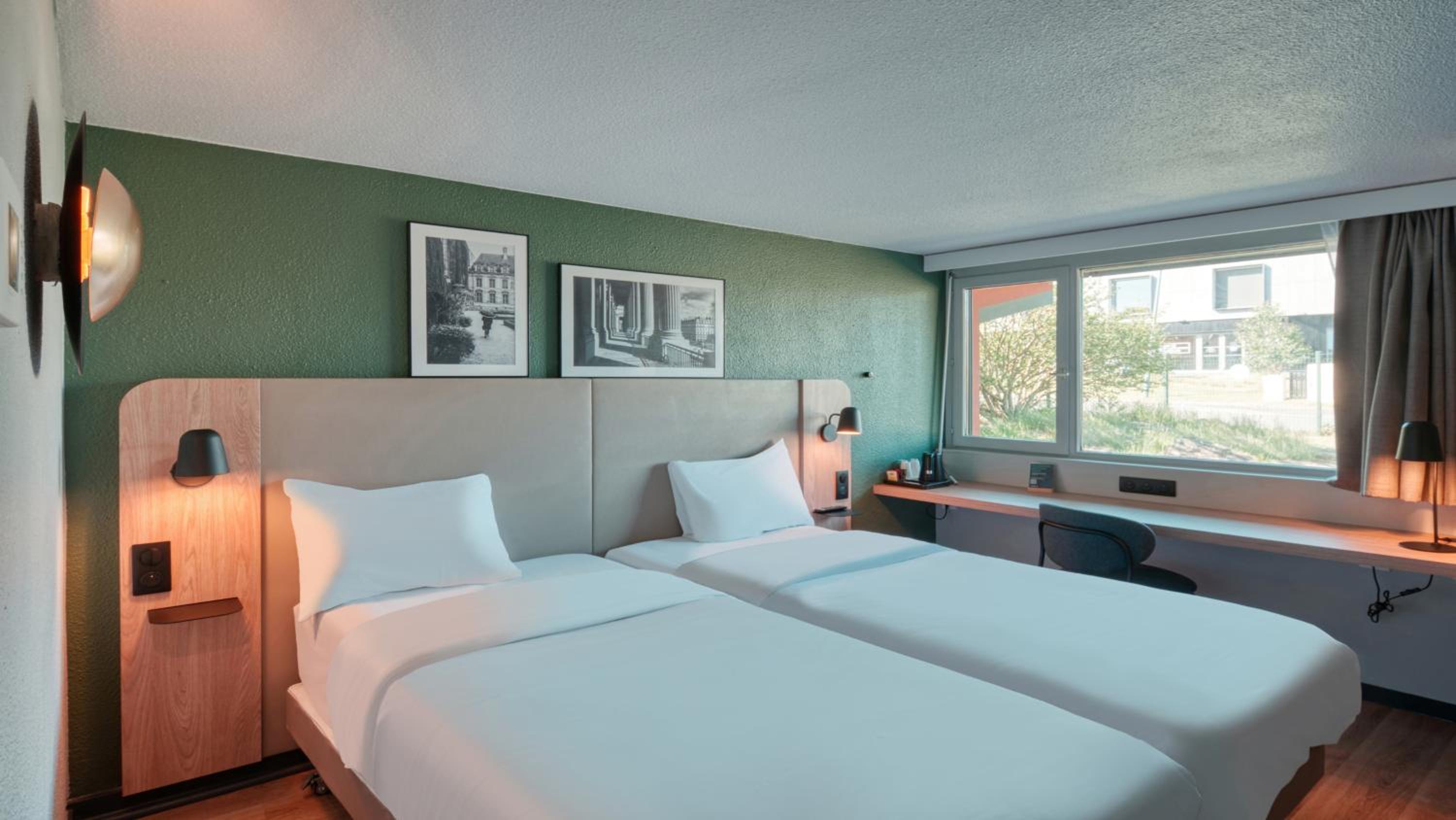Standard Room - 2 Single Beds - Photo 9