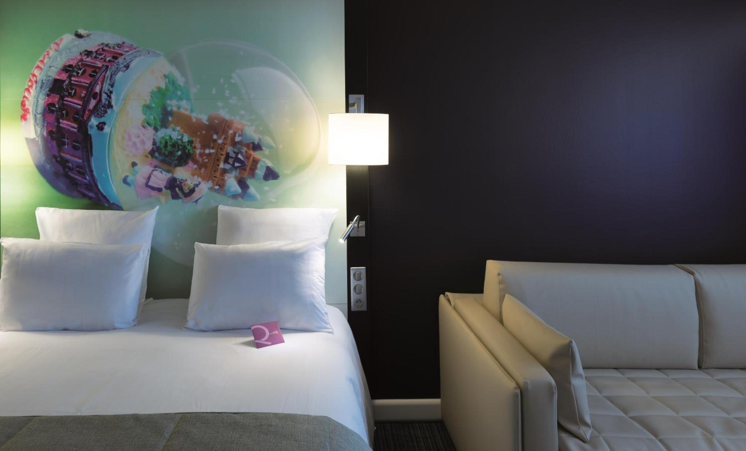 Standard Room with double bed and 2 people sofa photo 2