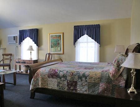 Luxury King Room with Spa Bath - Photo 7