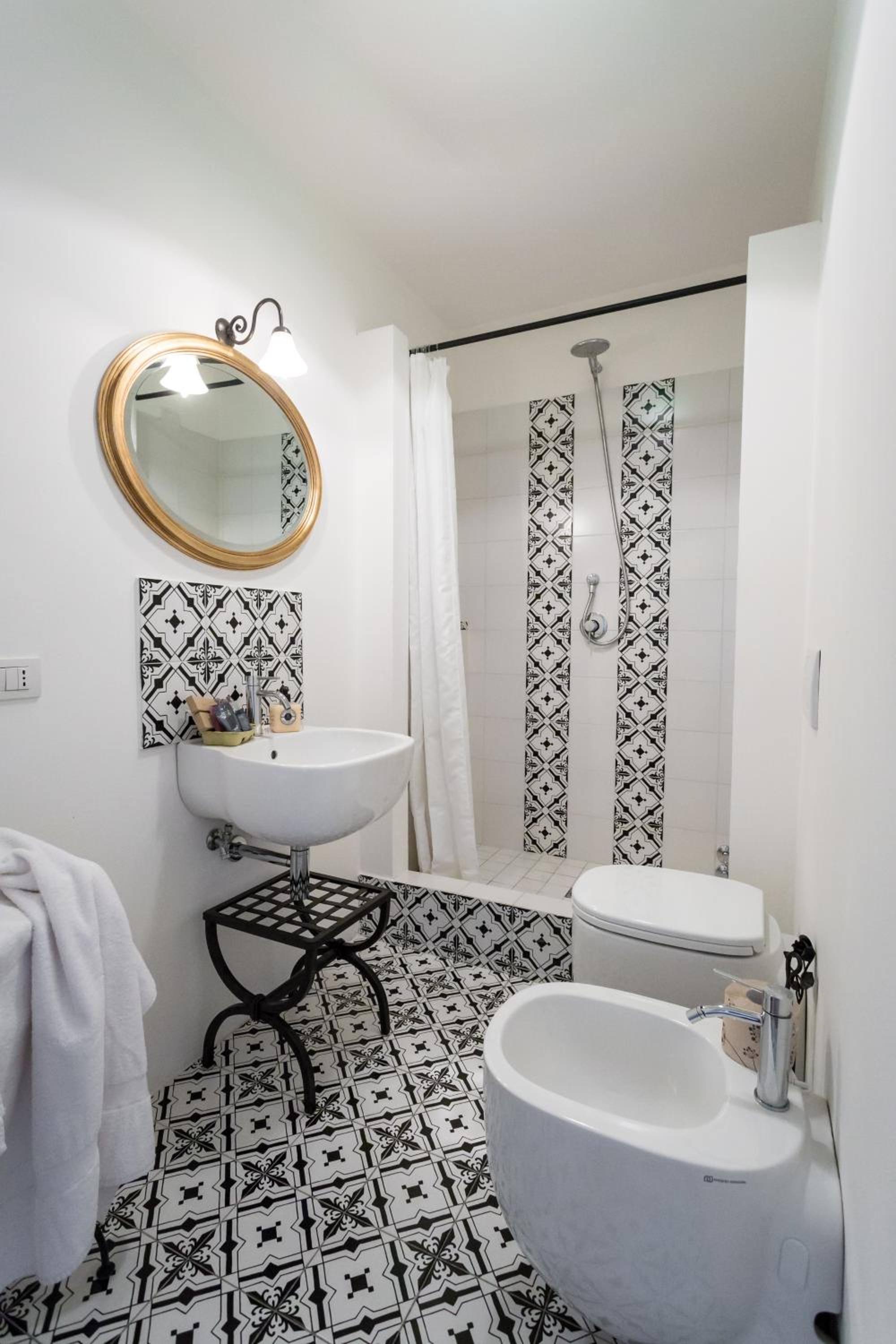 Deluxe Double Room with Shower photo 2