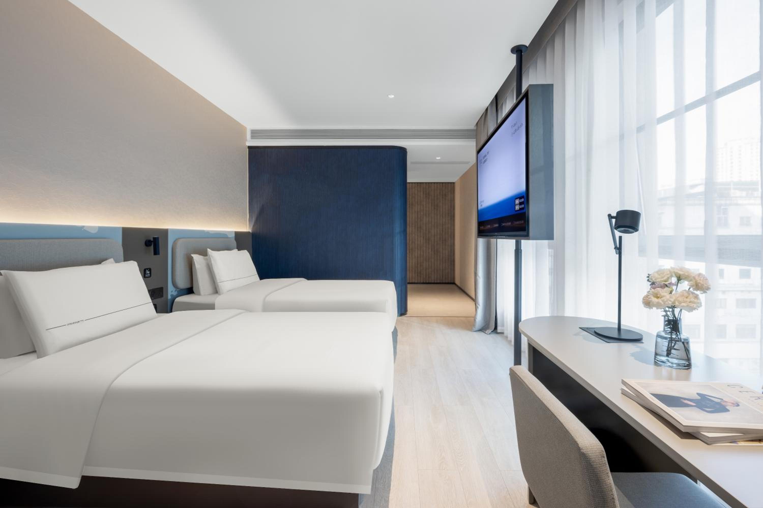 Superior Twin Room with City View
