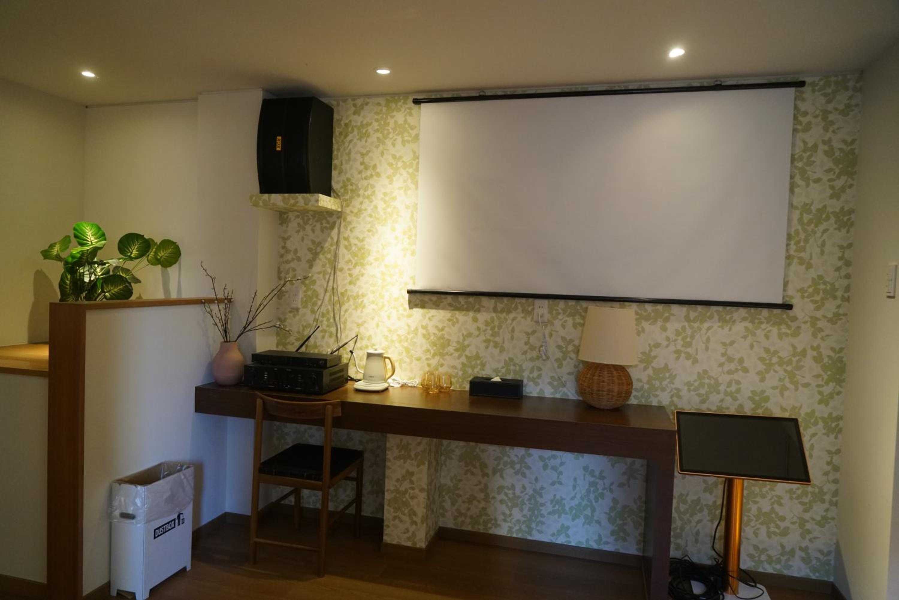 Family Room with Terrace photo 2