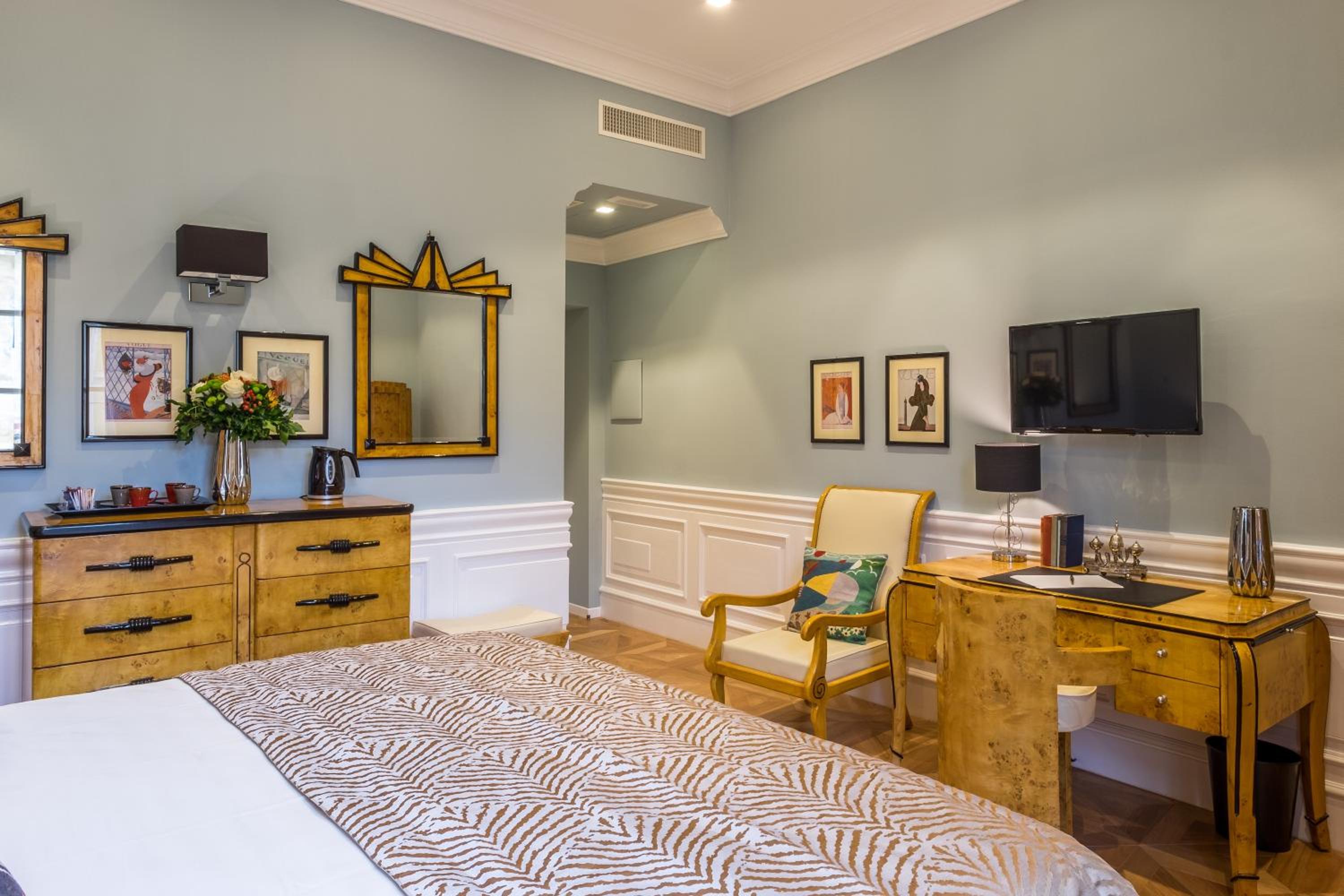 Superior King Room photo 2