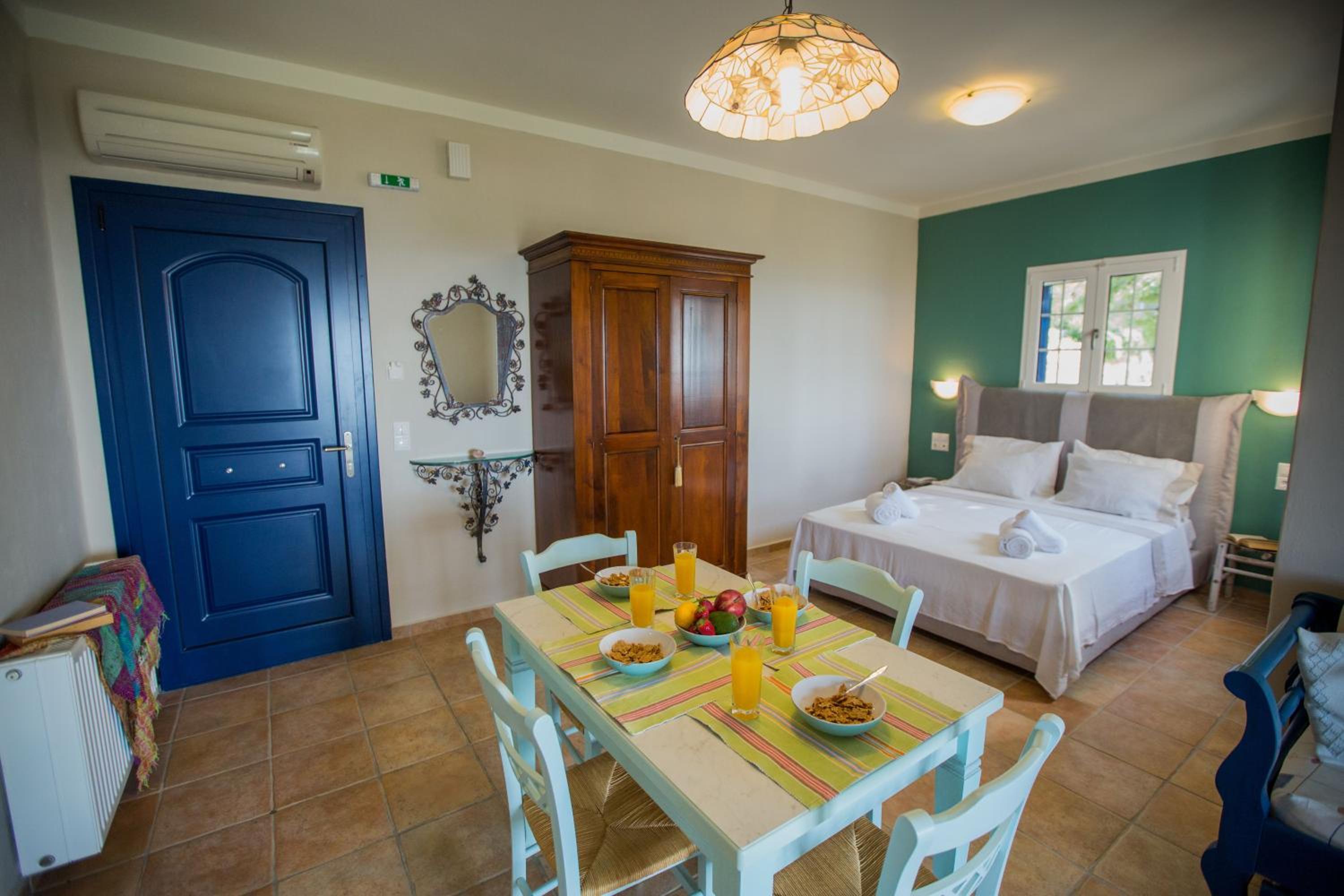 Superior Holiday Home with Sea View - Photo 1
