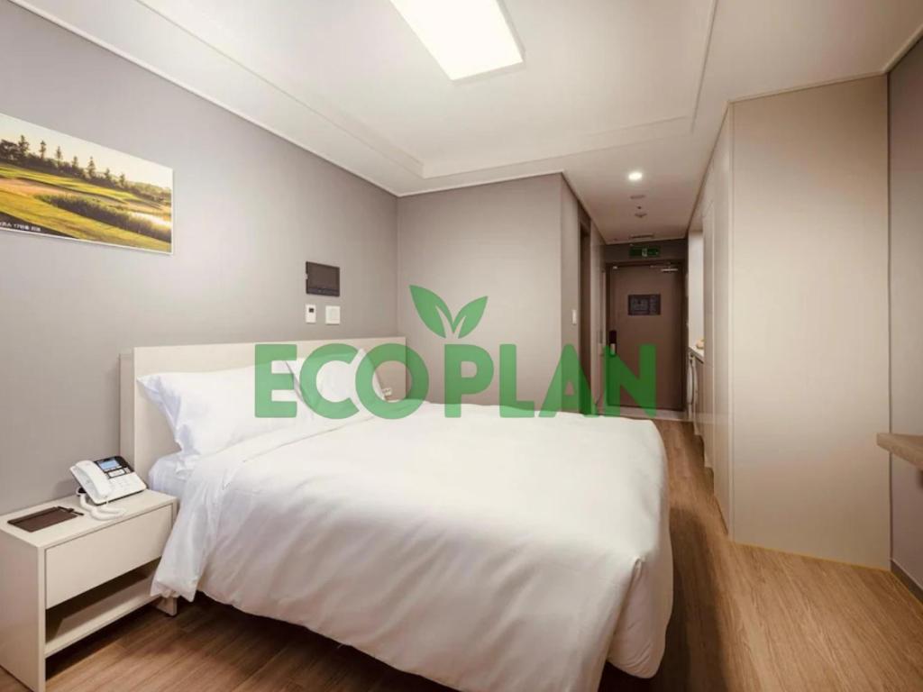 [Eco Plan - Non Refundable] Deluxe Double - No Cleaning Service Included during stay