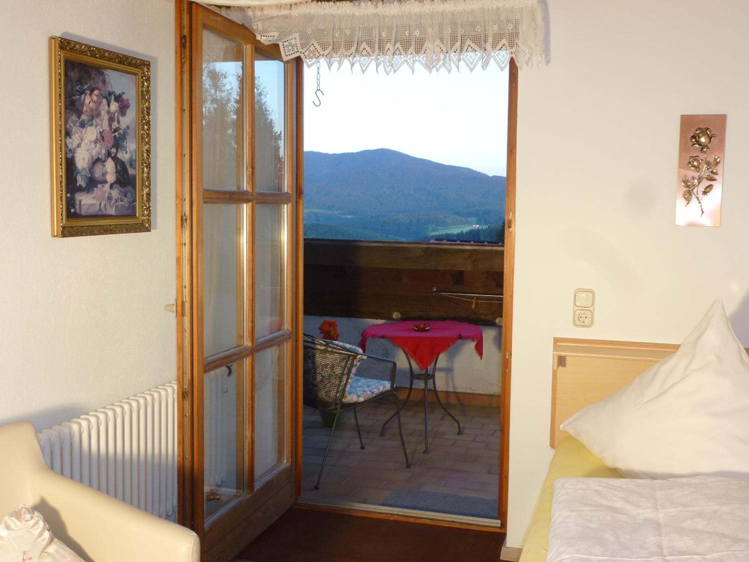 Deluxe Single Room with Balcony photo 3