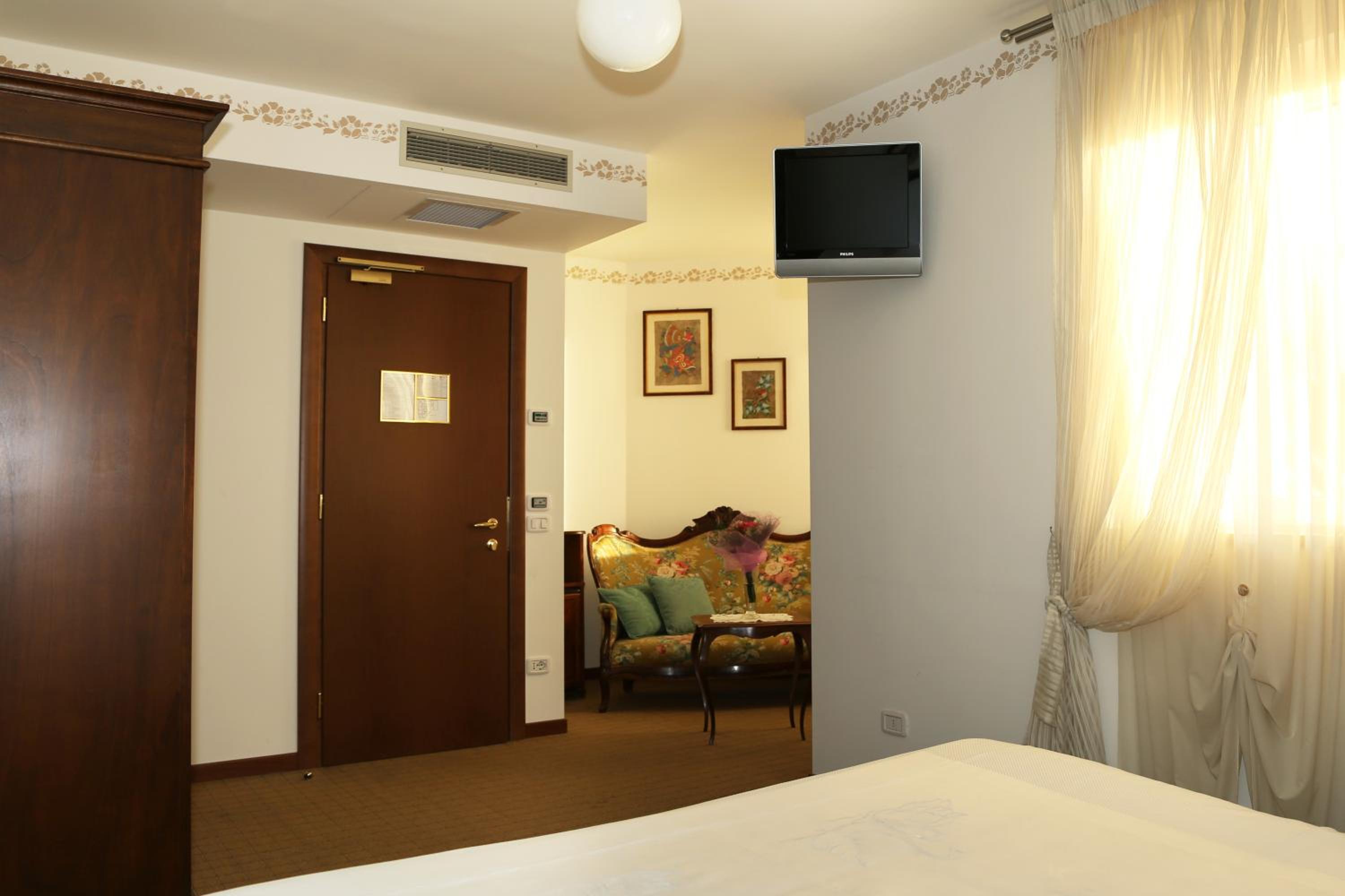Triple Room - Photo 2