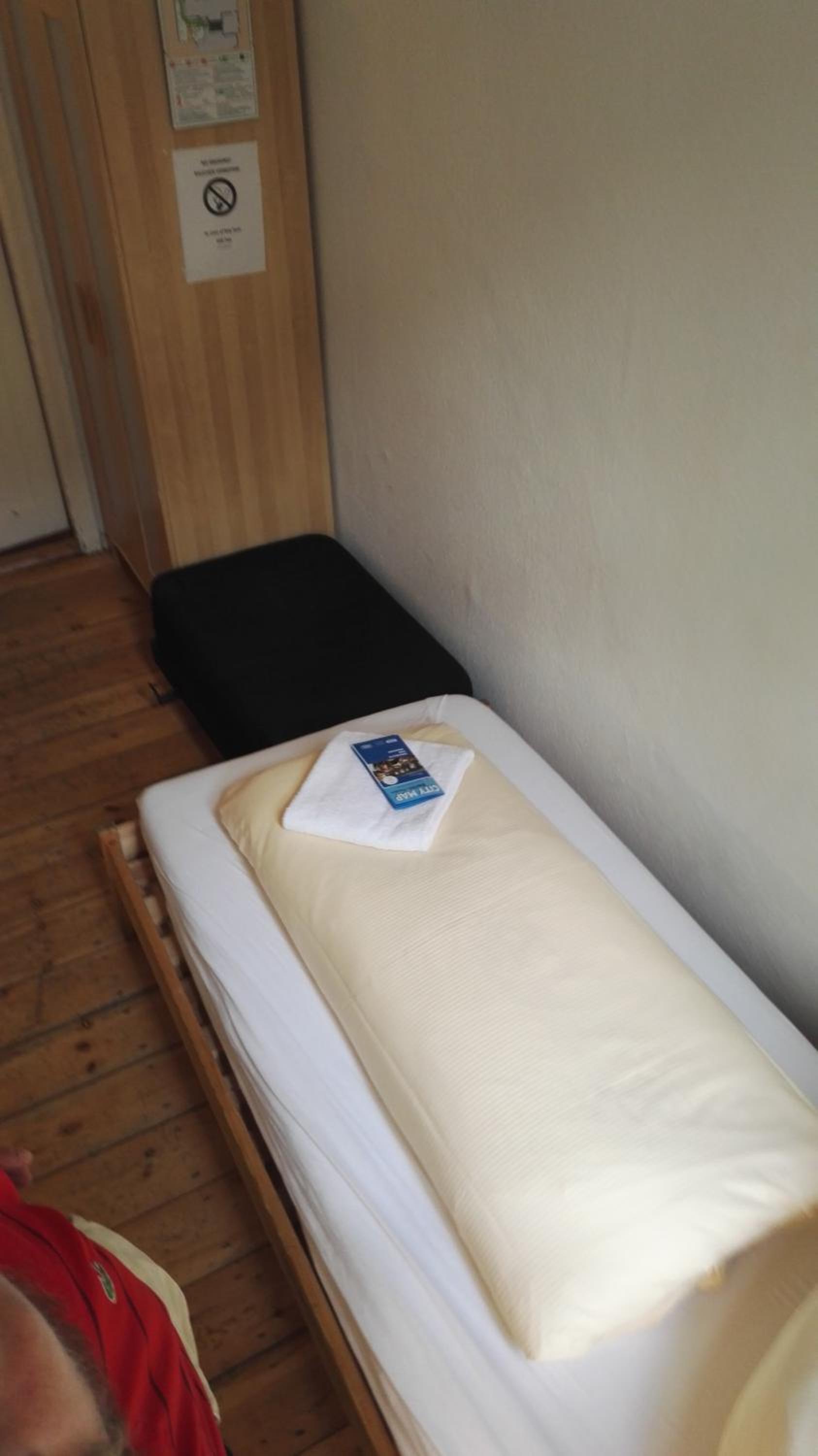 Single Room with Shared Bathroom photo 2