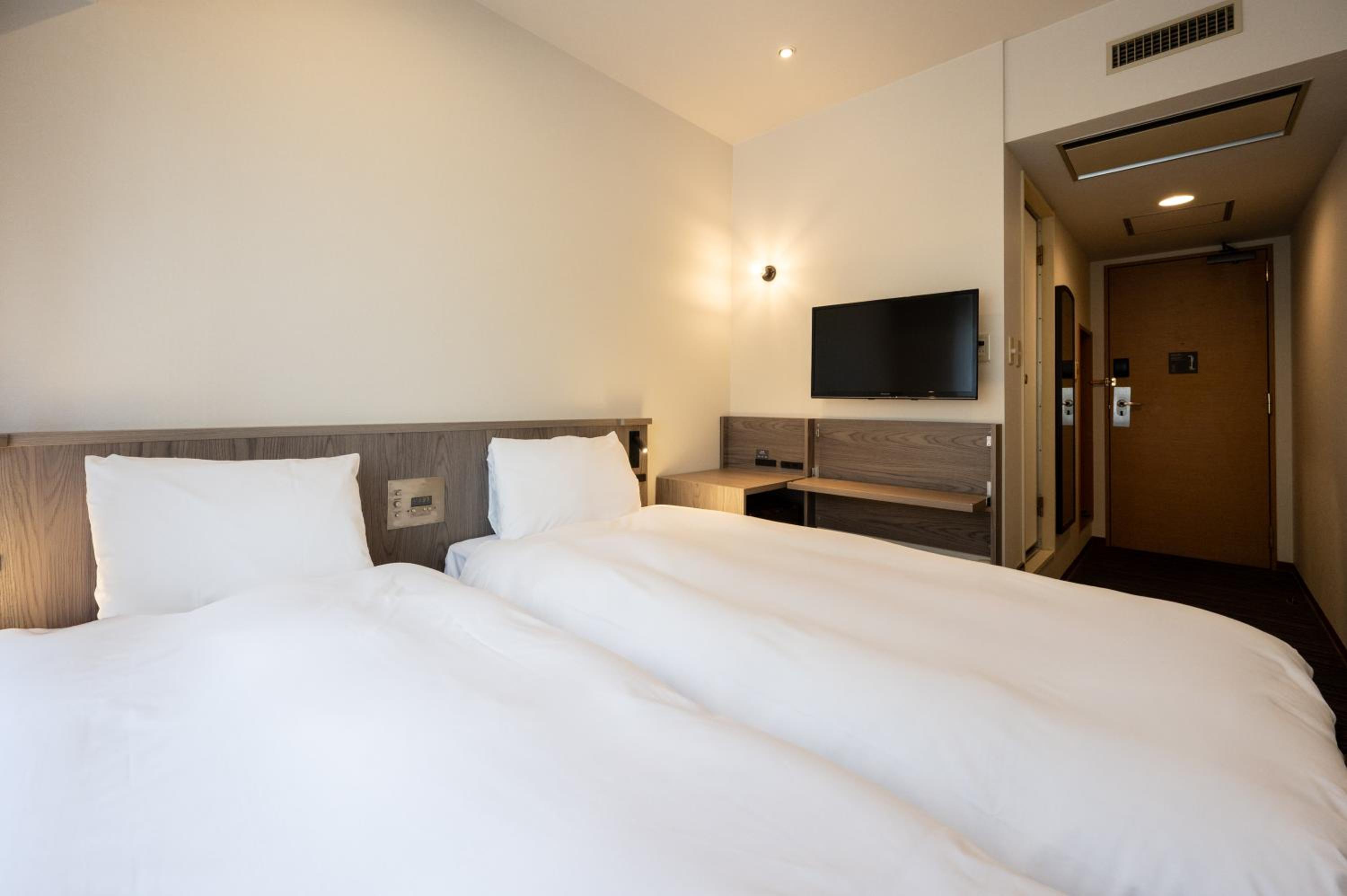 Standard Twin Room - Photo 3