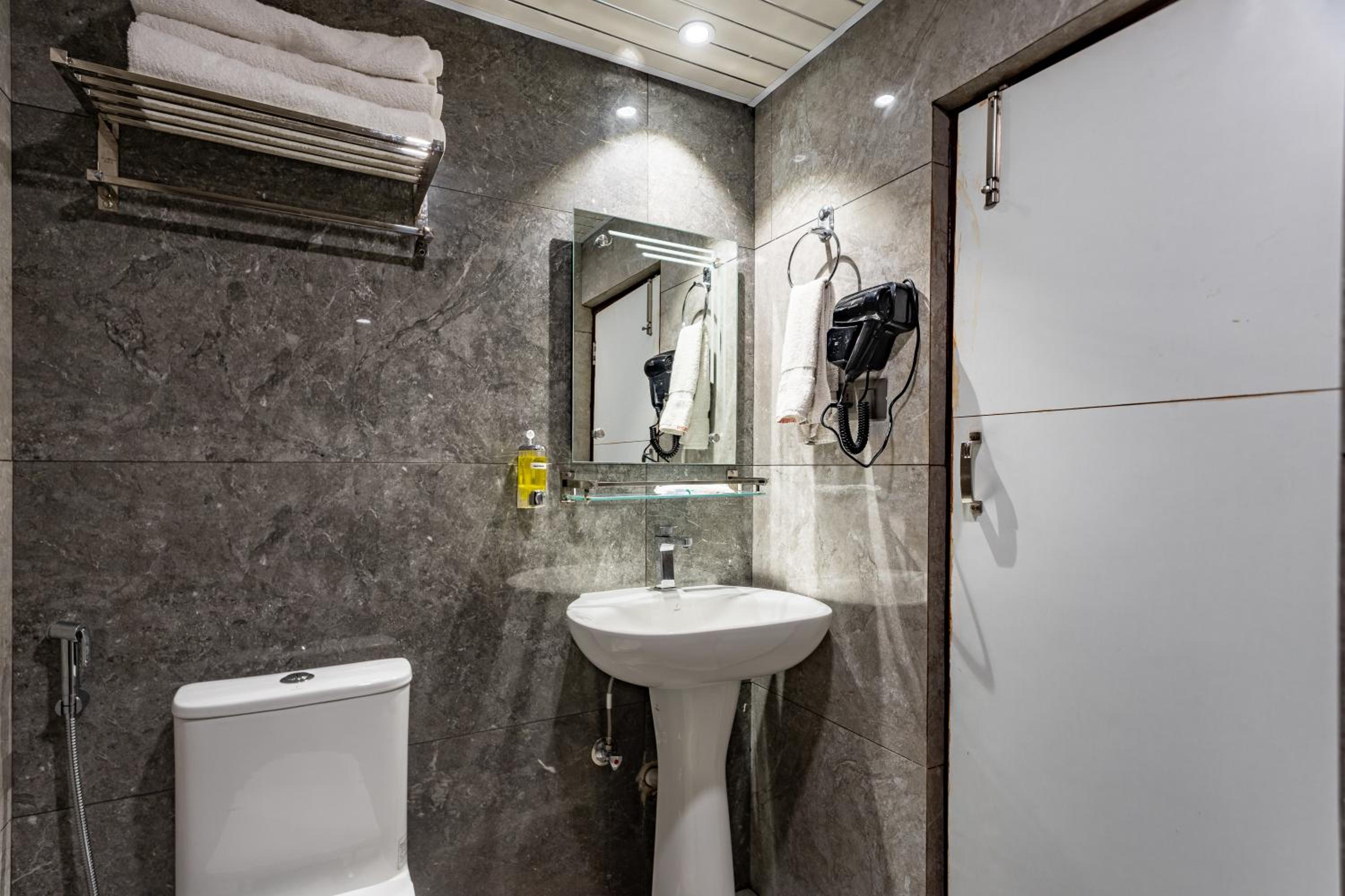 Deluxe Triple Room - Photo 1