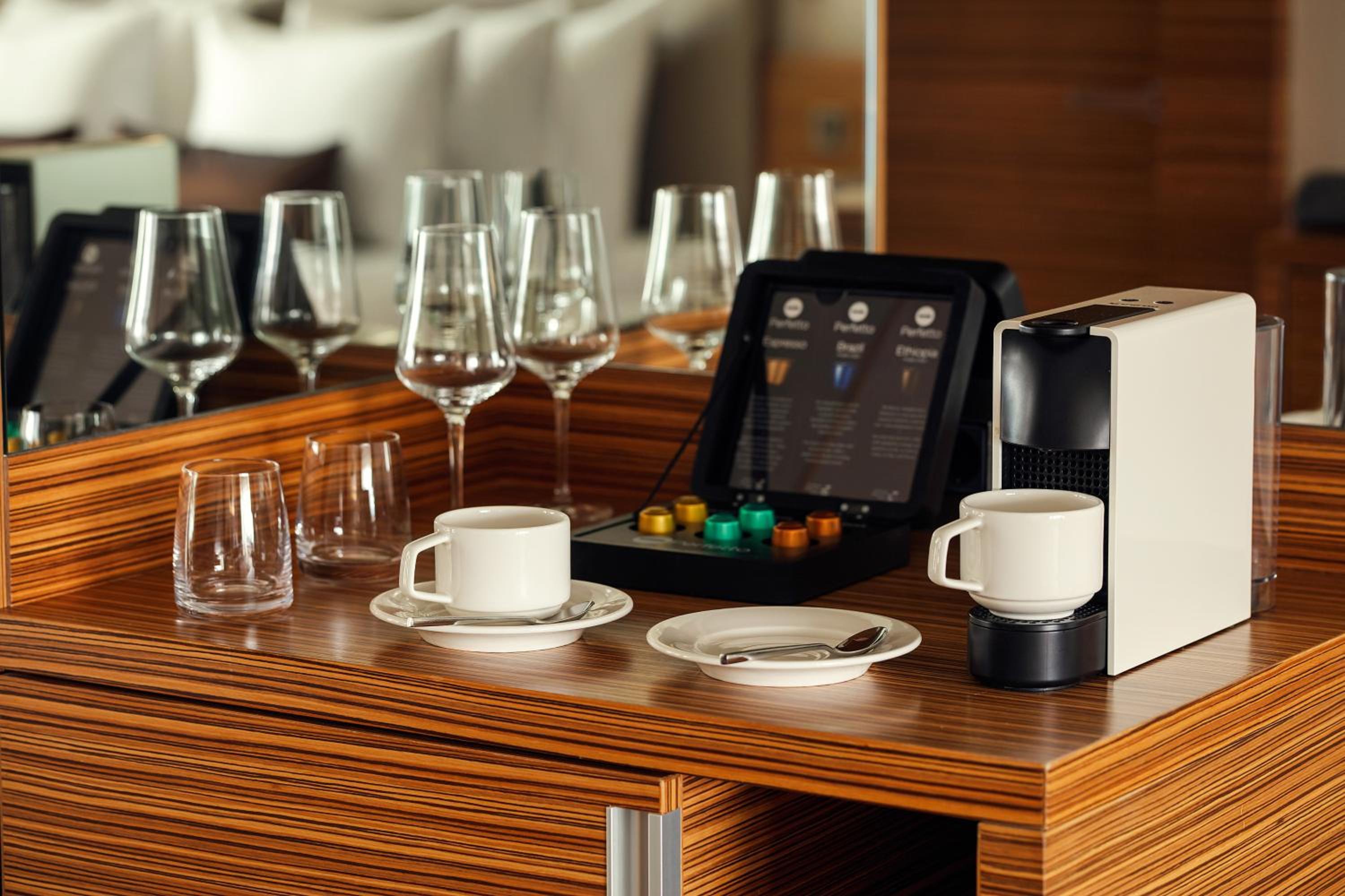 Special Offer: Superior Park Side Room with New Years Eve Dinner in Bava Restaurant - Photo 1