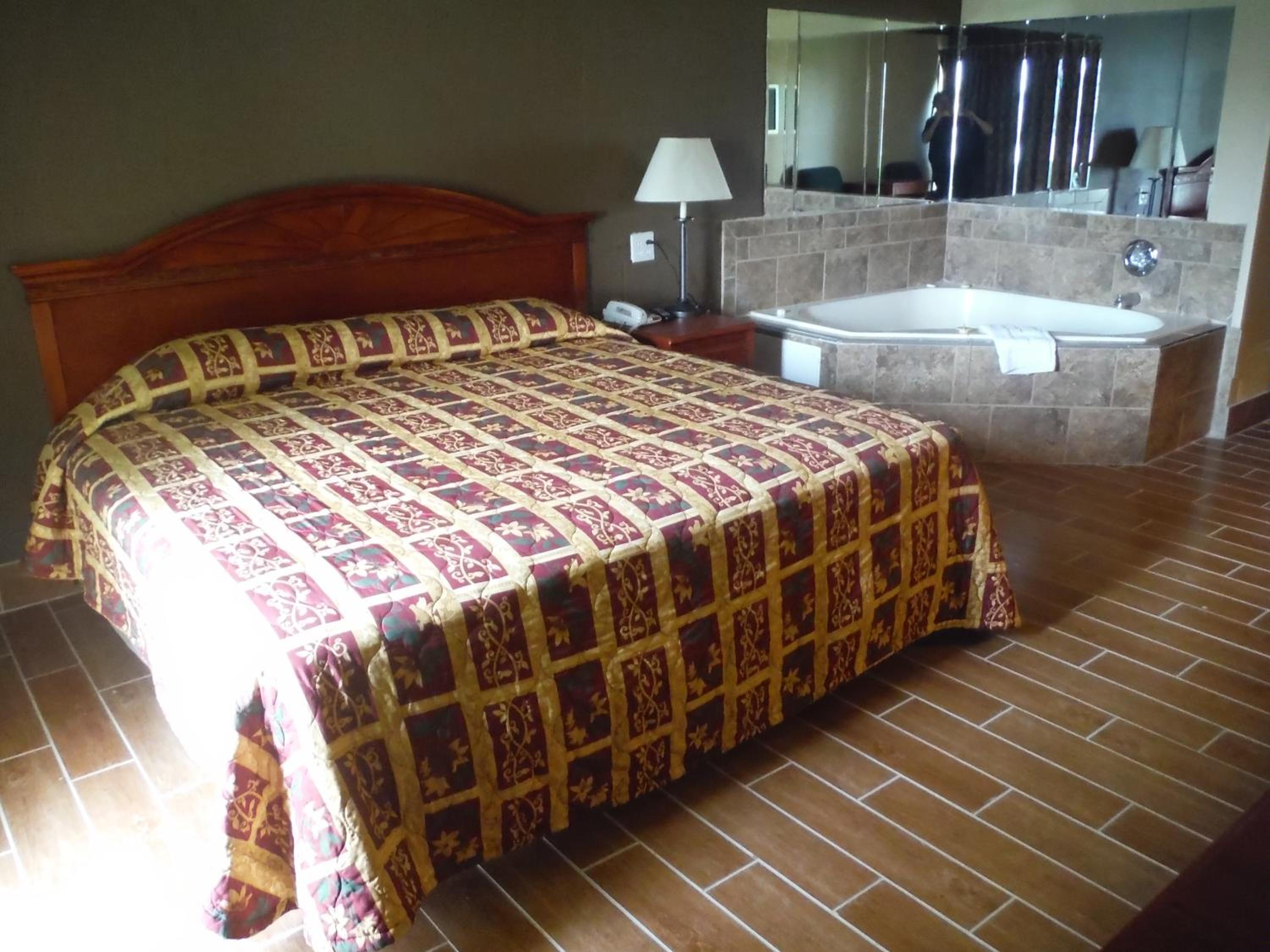 King Room with Spa Bath photo 3