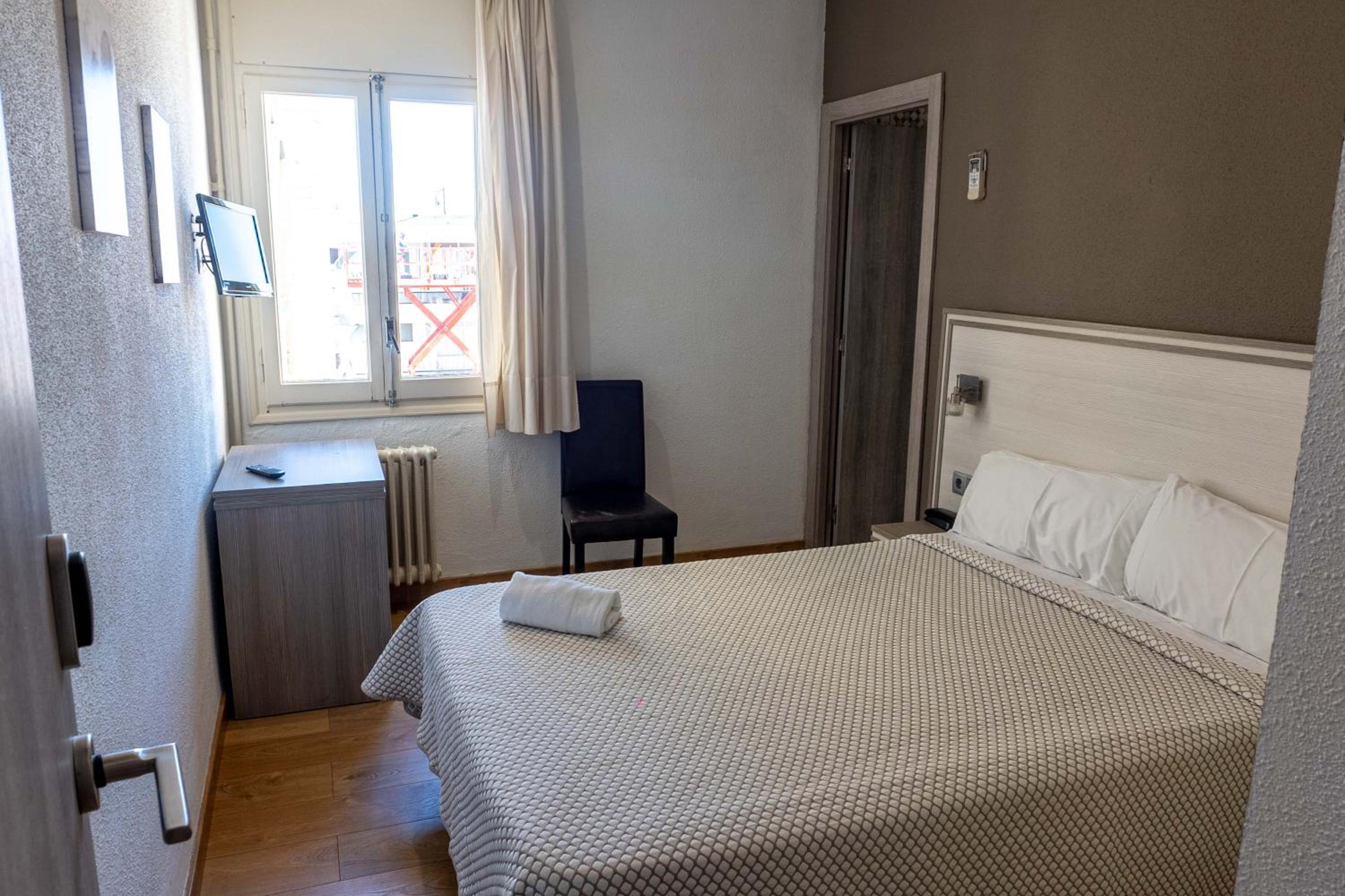 Standard Double Room photo 2