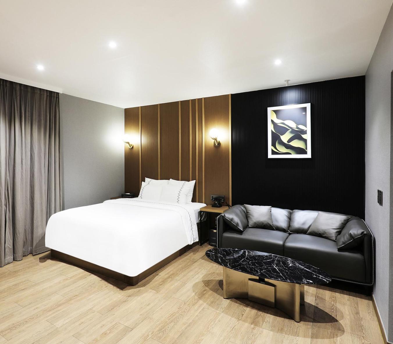 Deluxe Double Room - Photo 7