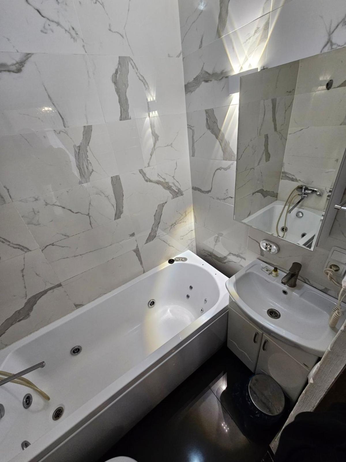 Suite with Spa Bath