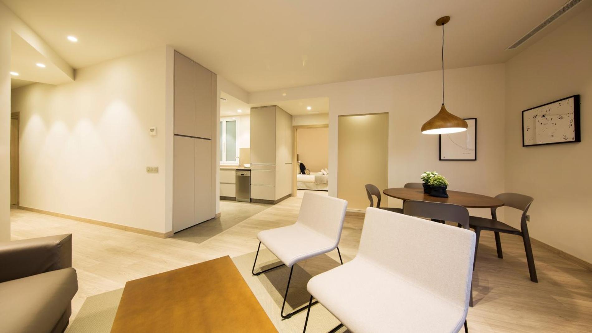 Two-Bedroom Deluxe Apartment photo 2