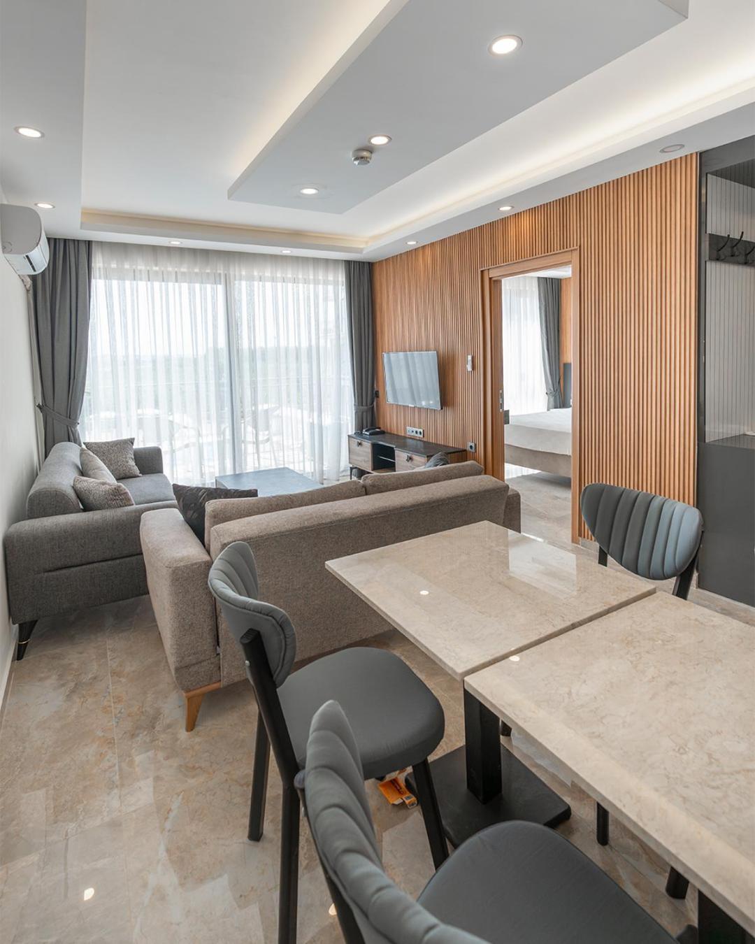 Suite with Pool View