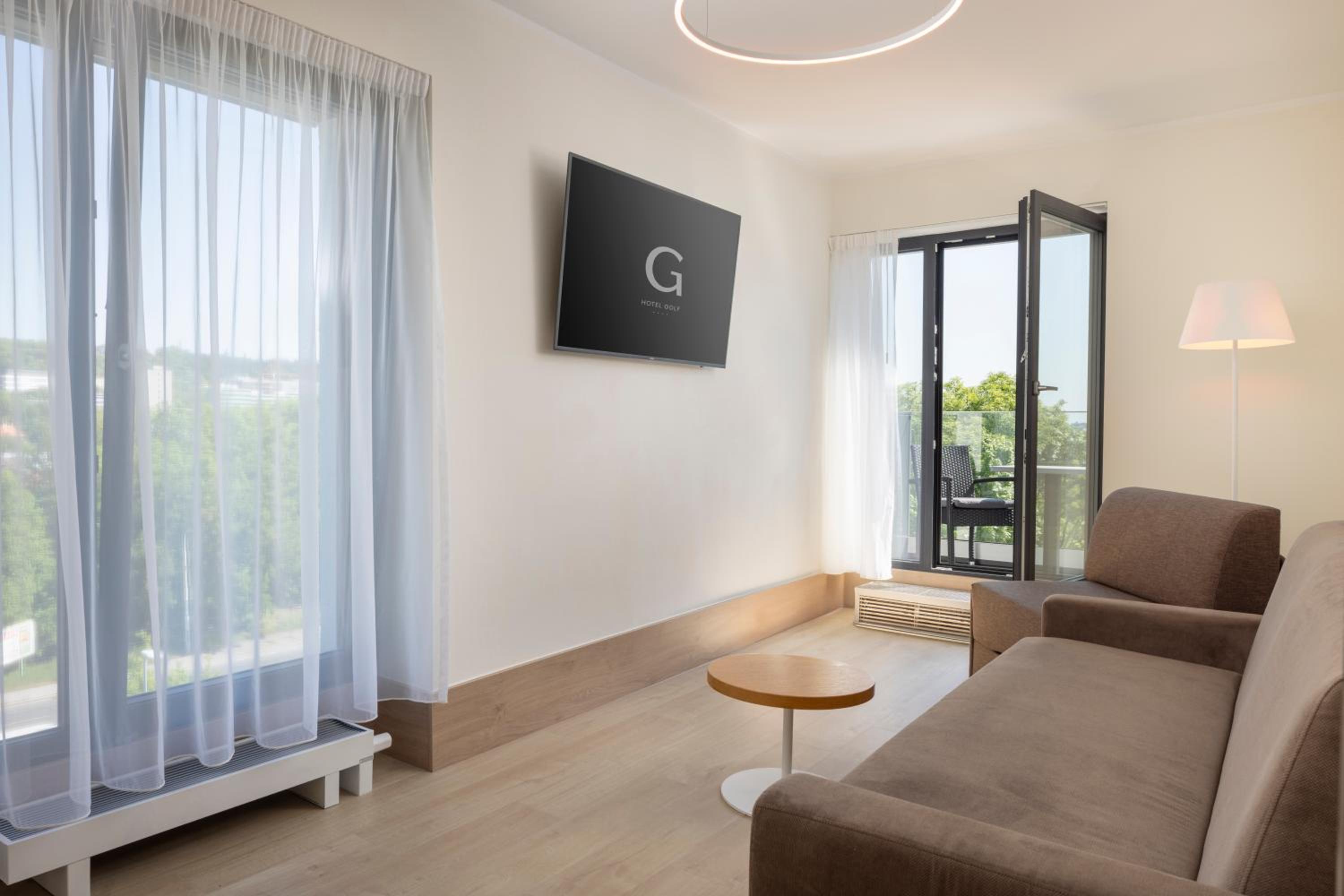 Suite with Balcony thumbnail 5