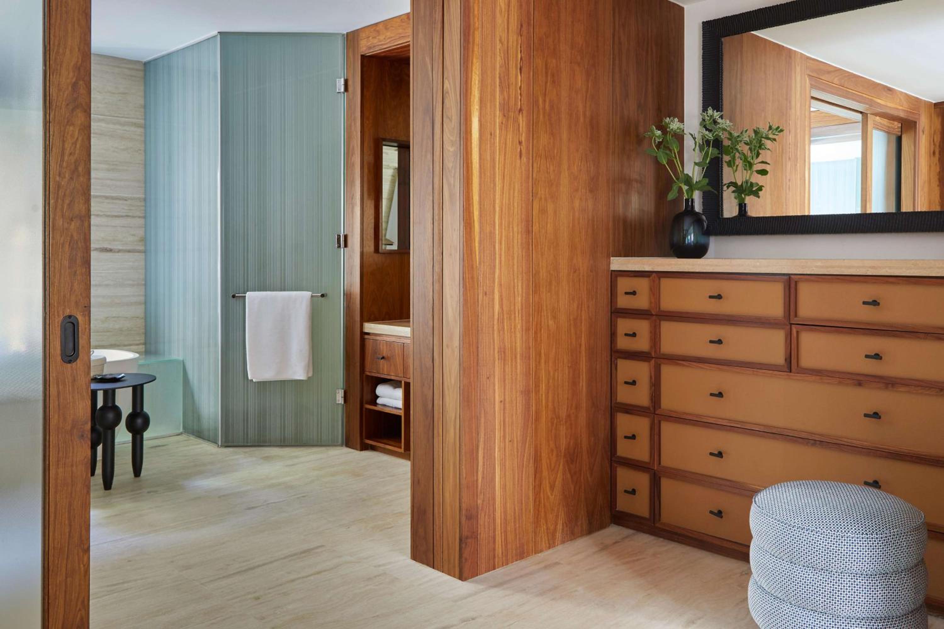 One Bedroom Suite (non Smoking)