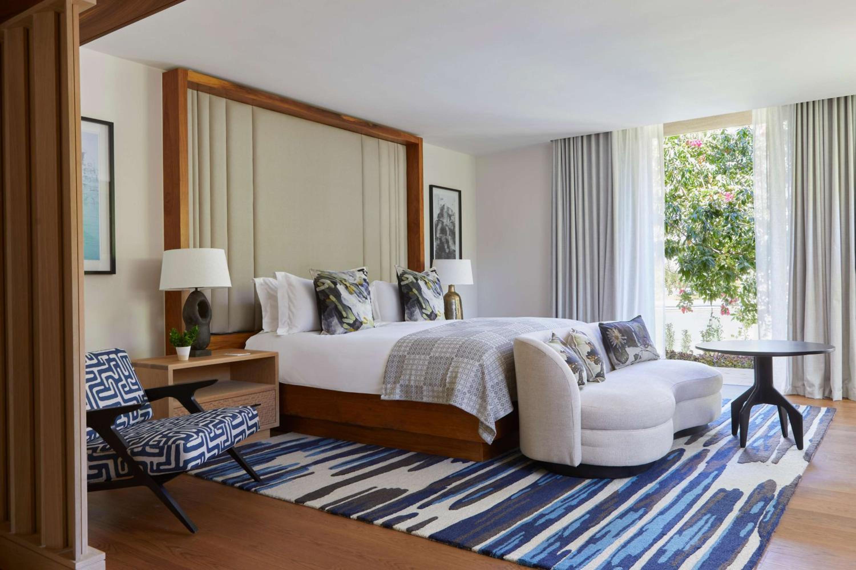 Superior King Room with One King Bed (Non Smoking) photo 3