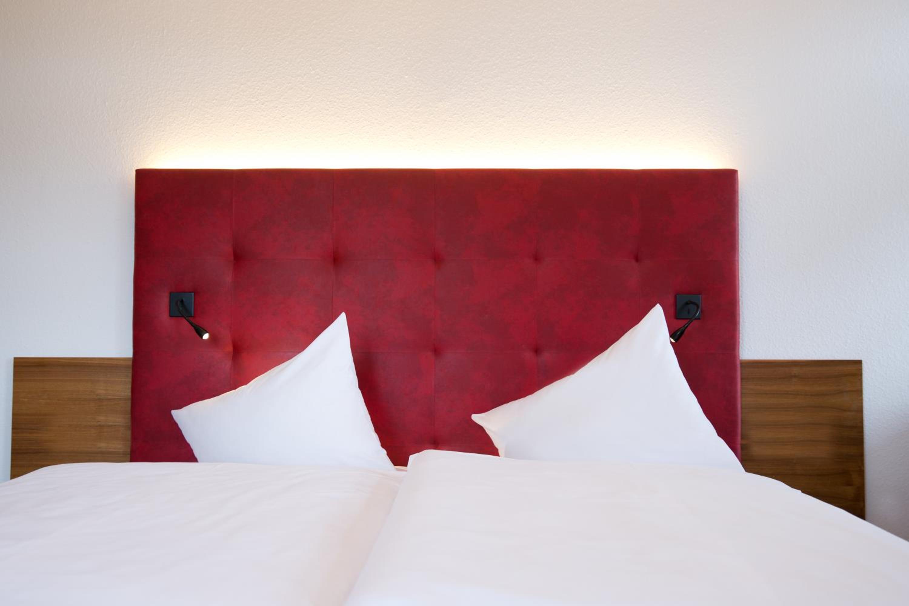 Budget Double Room photo 3