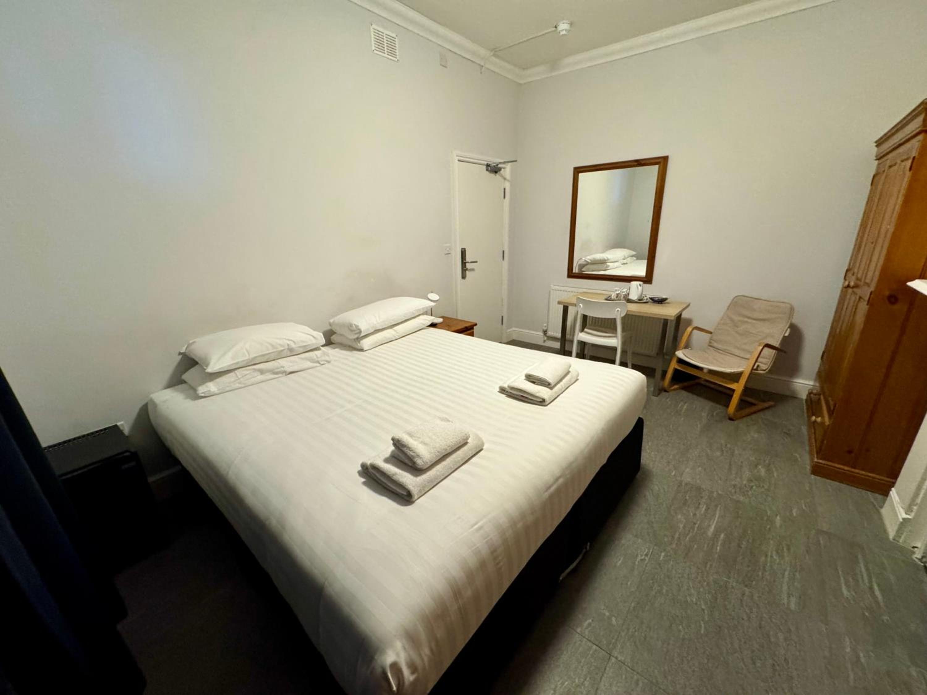 Double or Twin Room with Private External Bathroom photo 3