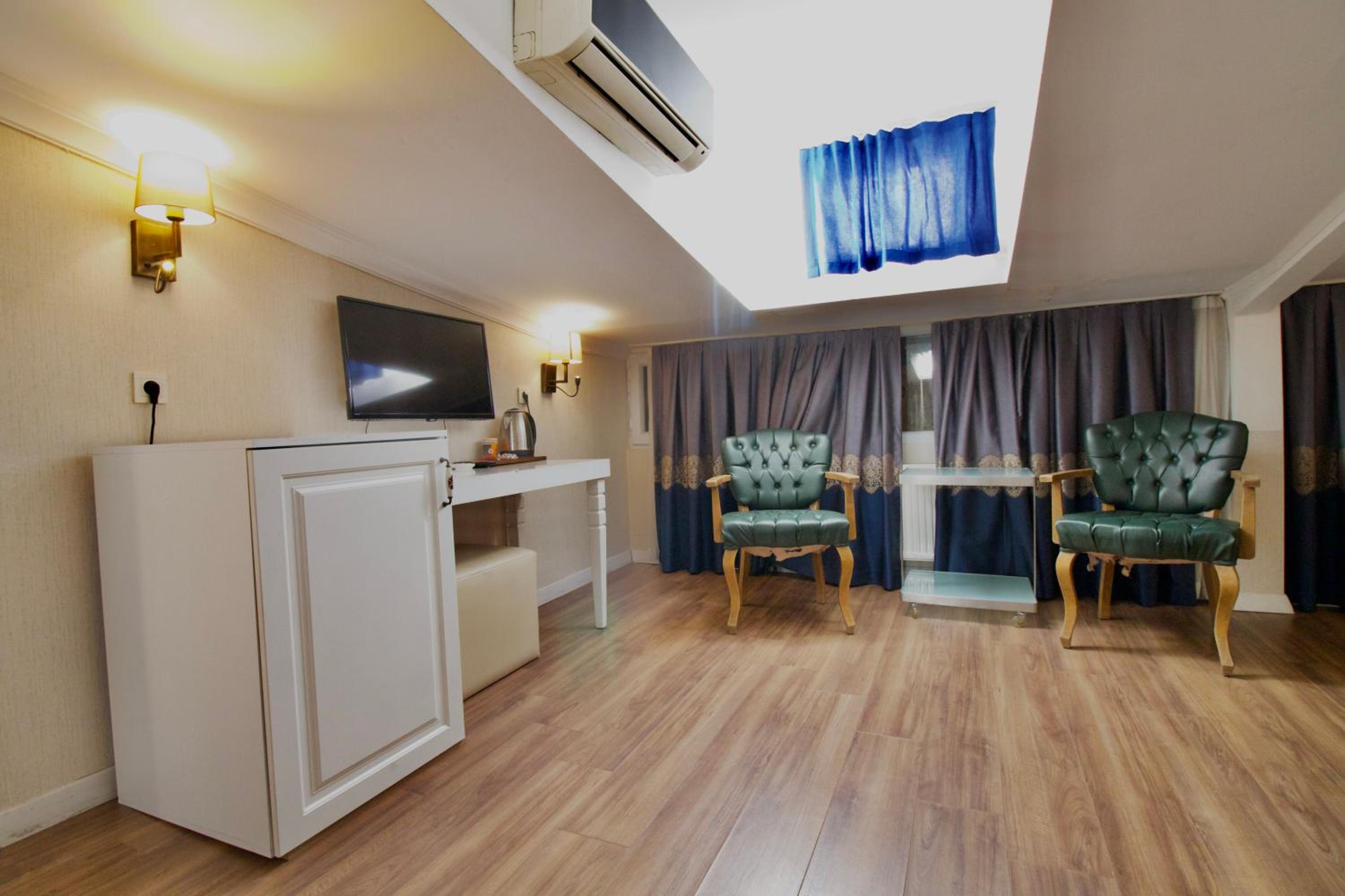 Quadruple Room with Shared Bathroom photo 1
