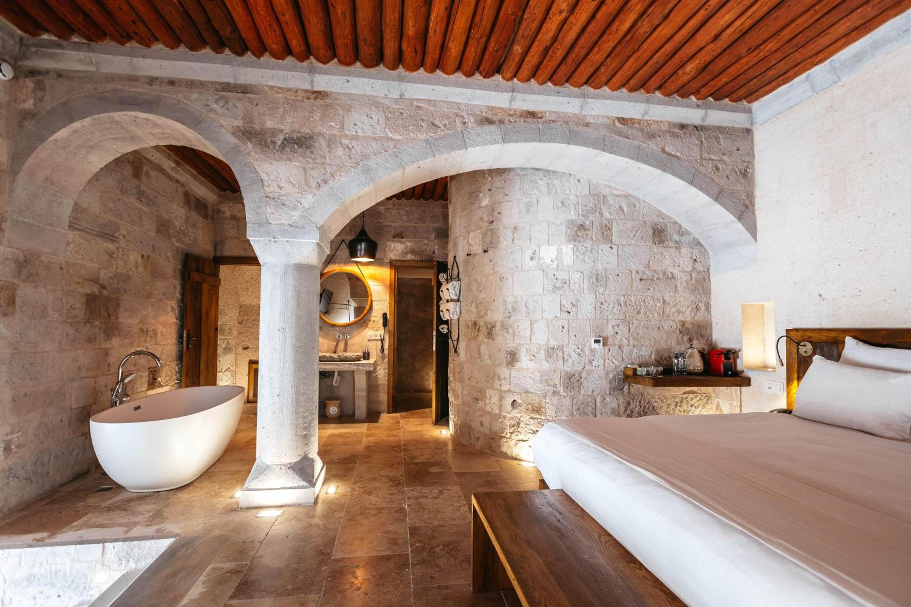Semi Open Pool Suite
