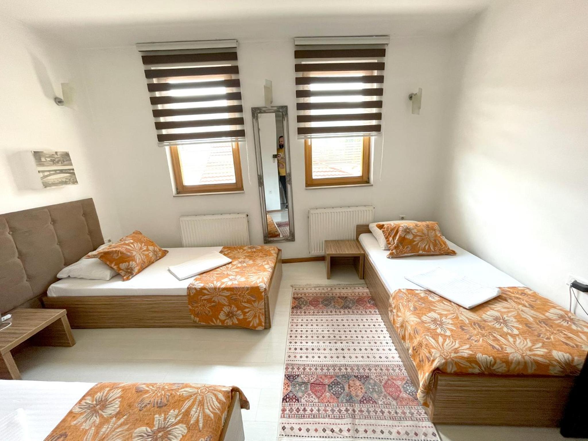 Triple Room - Photo 2