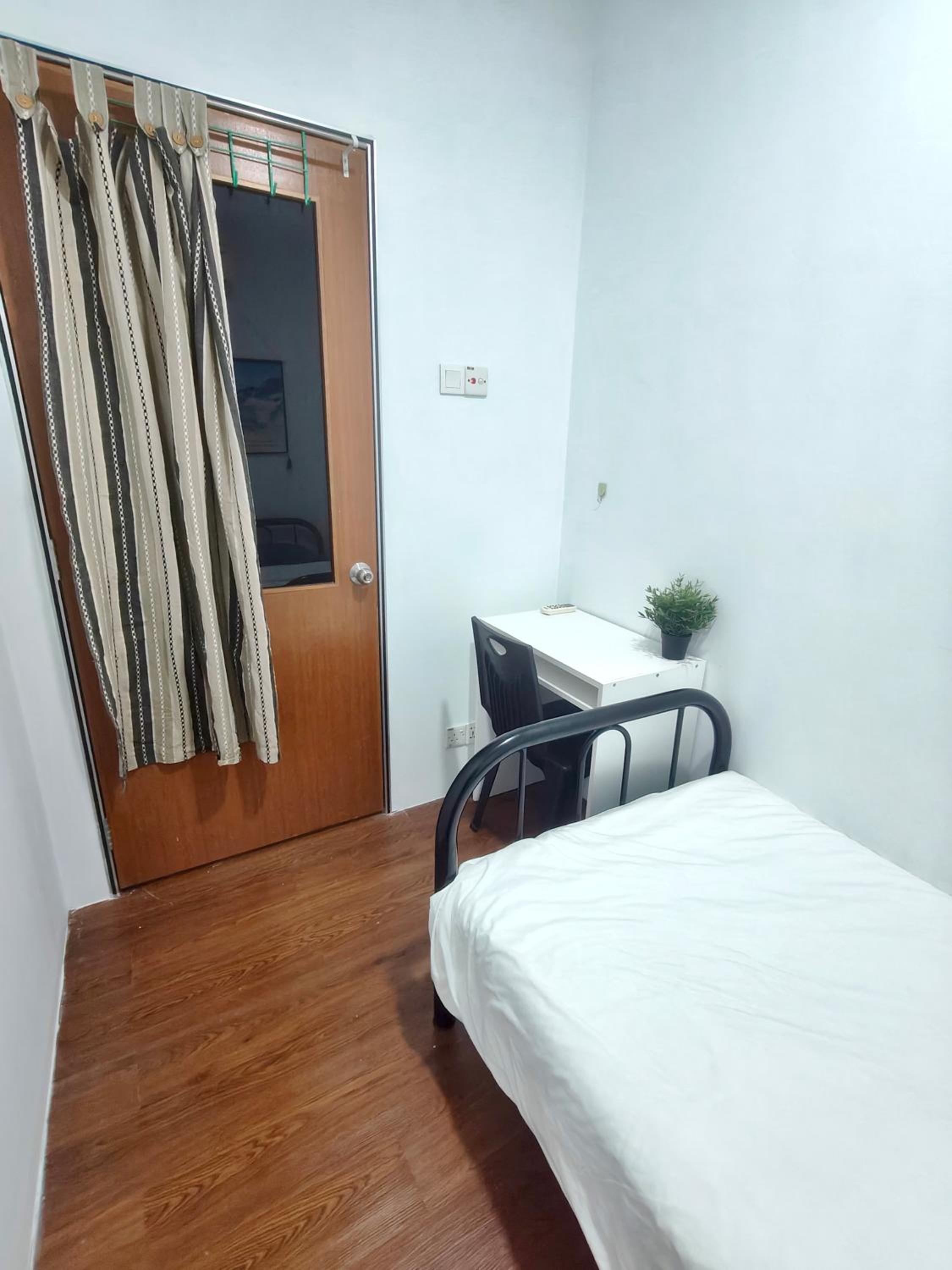 Single Room photo 2