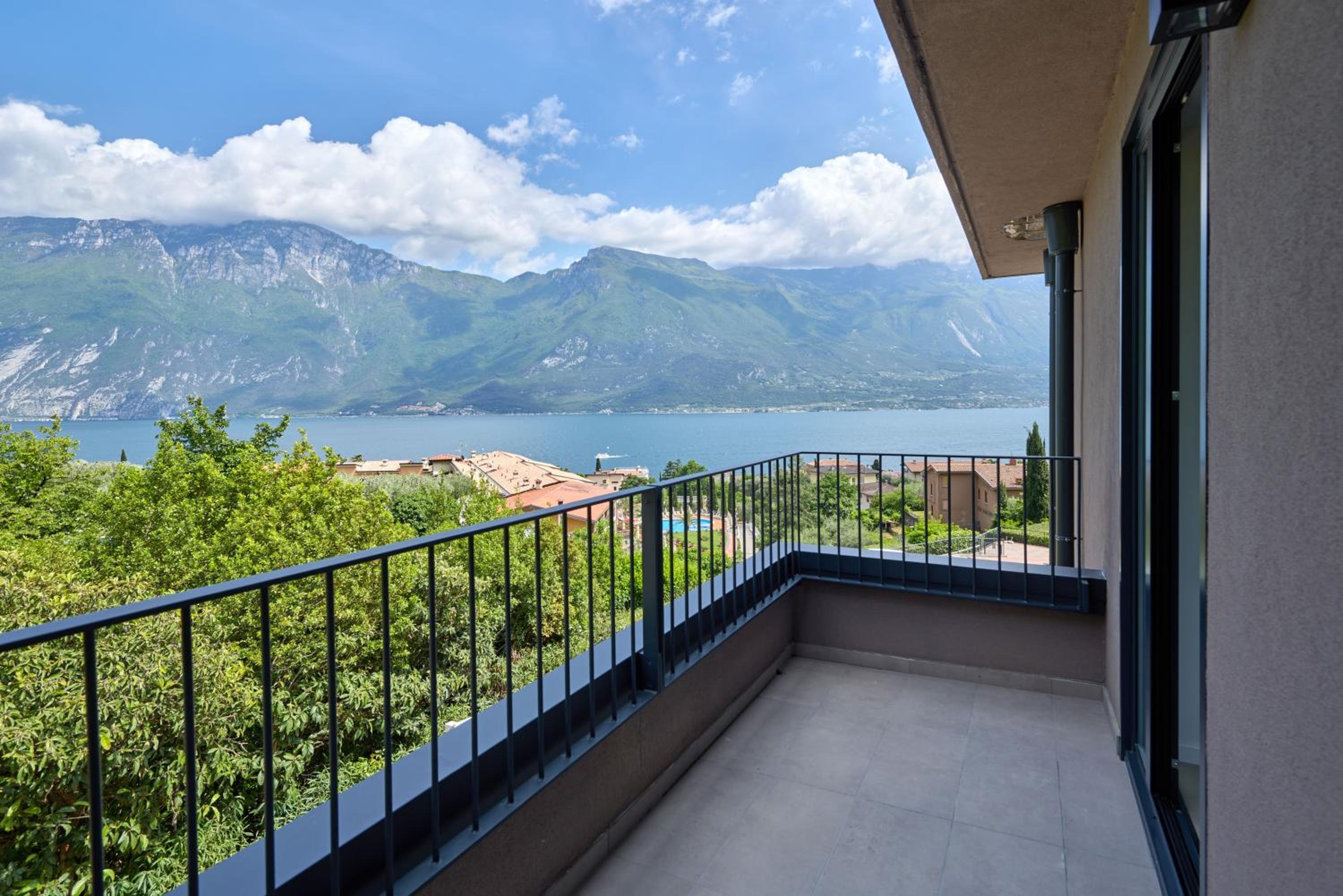 Junior Suite with Lake View