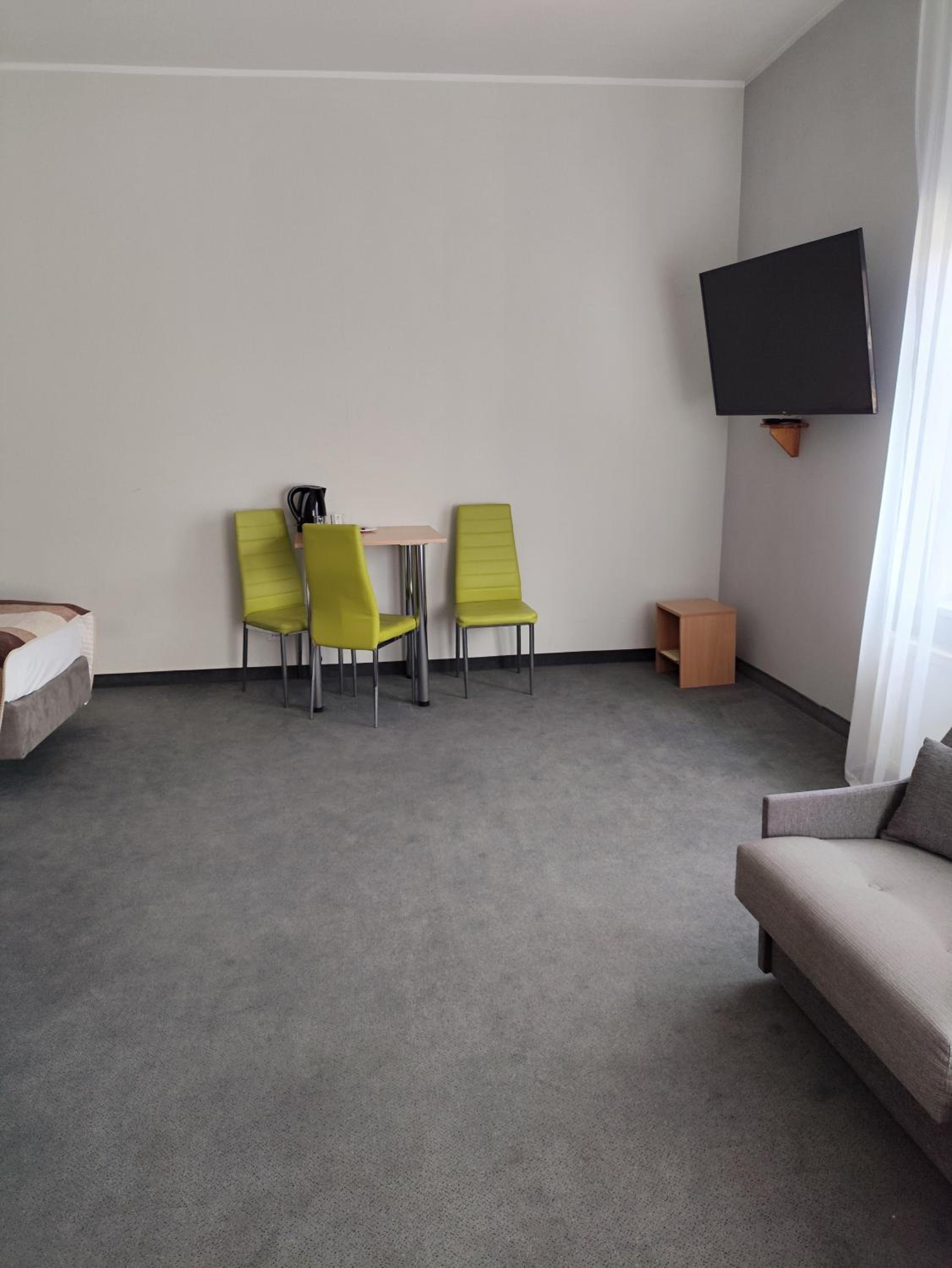 Large Twin Room photo 3