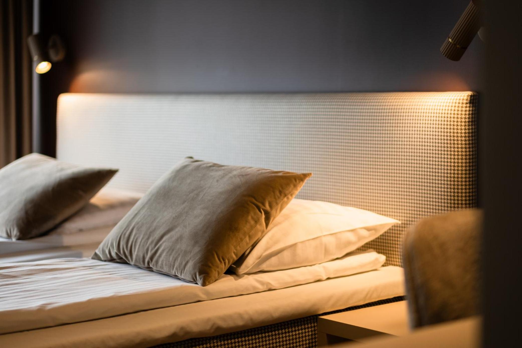 Standard Double or Twin Room - Photo 11
