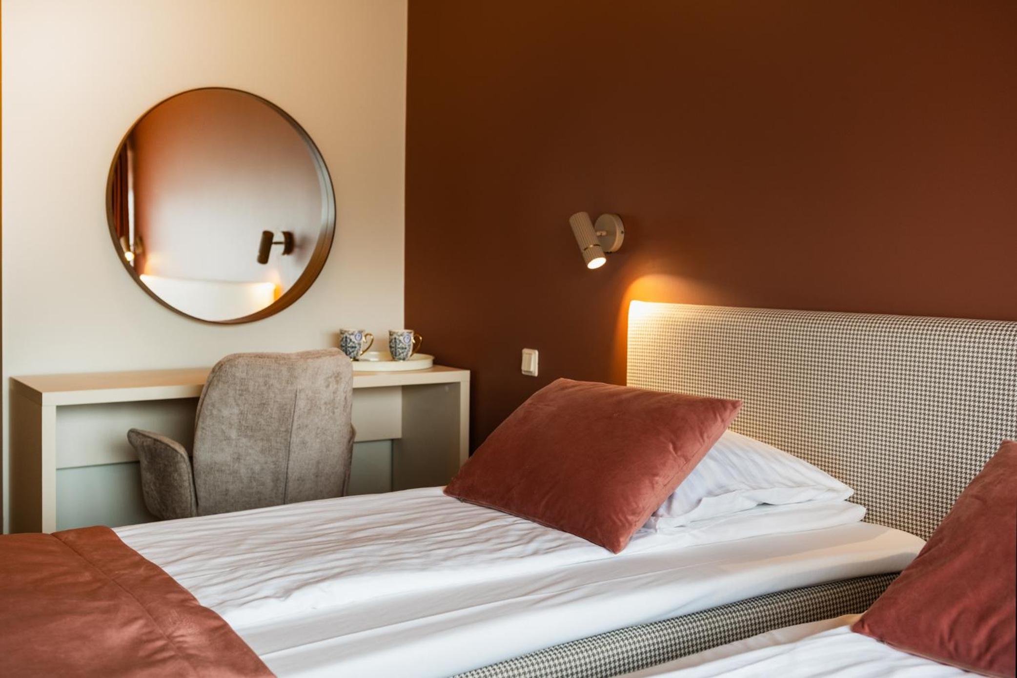 Standard Double or Twin Room - Photo 5