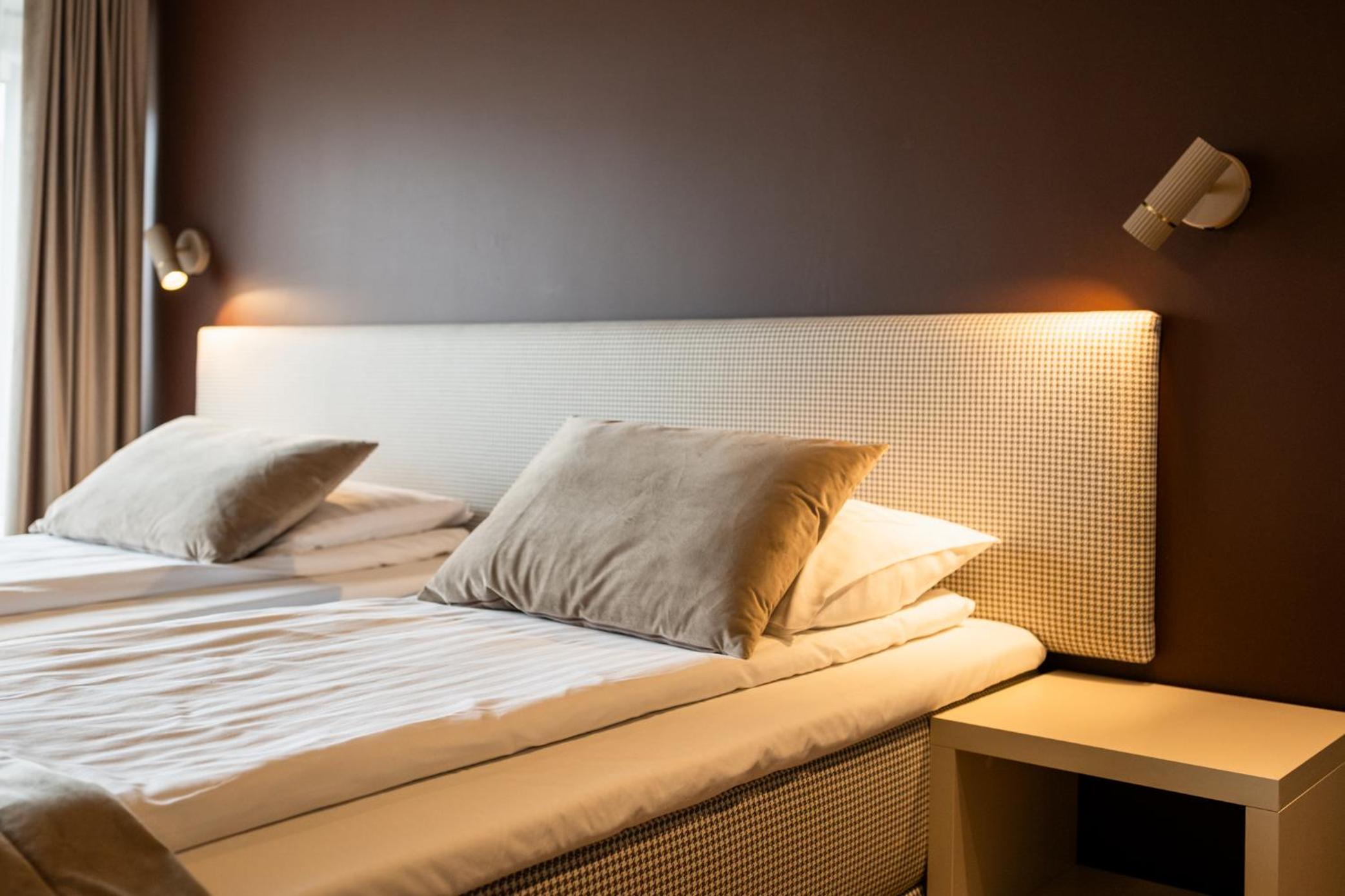 Standard Double or Twin Room - Photo 13