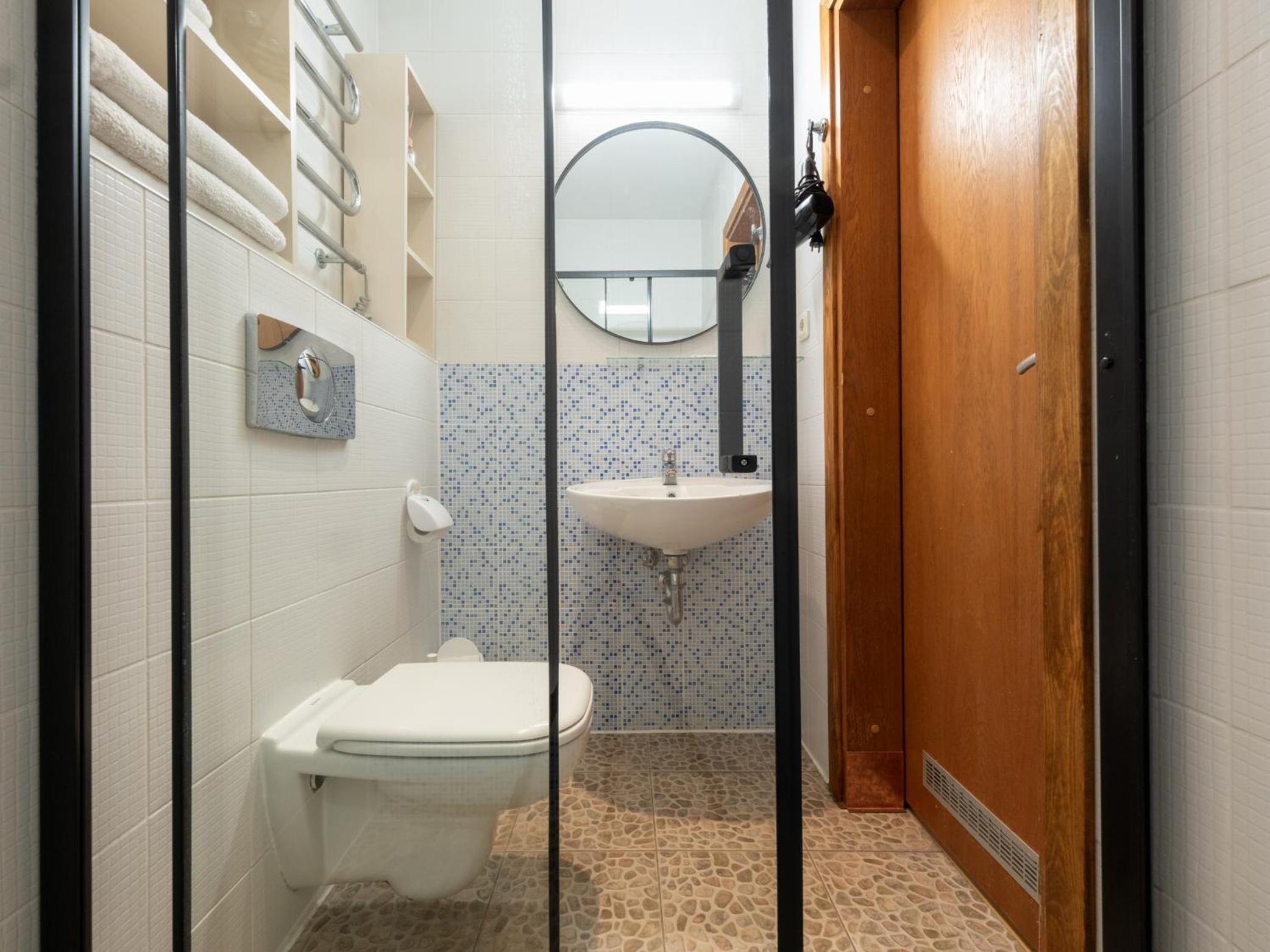 Standard Double or Twin Room - Photo 6