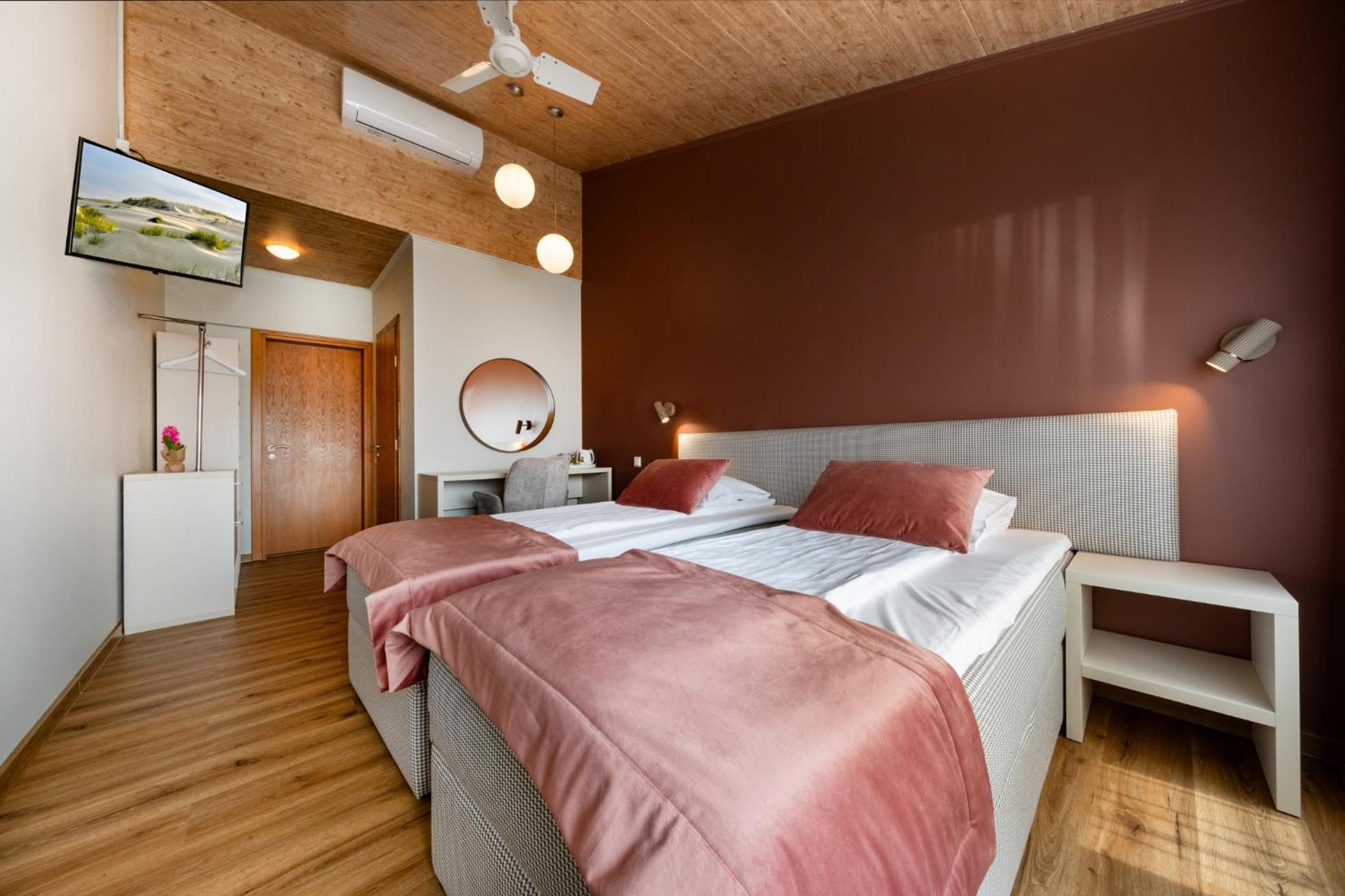 Standard Double or Twin Room - Photo 1