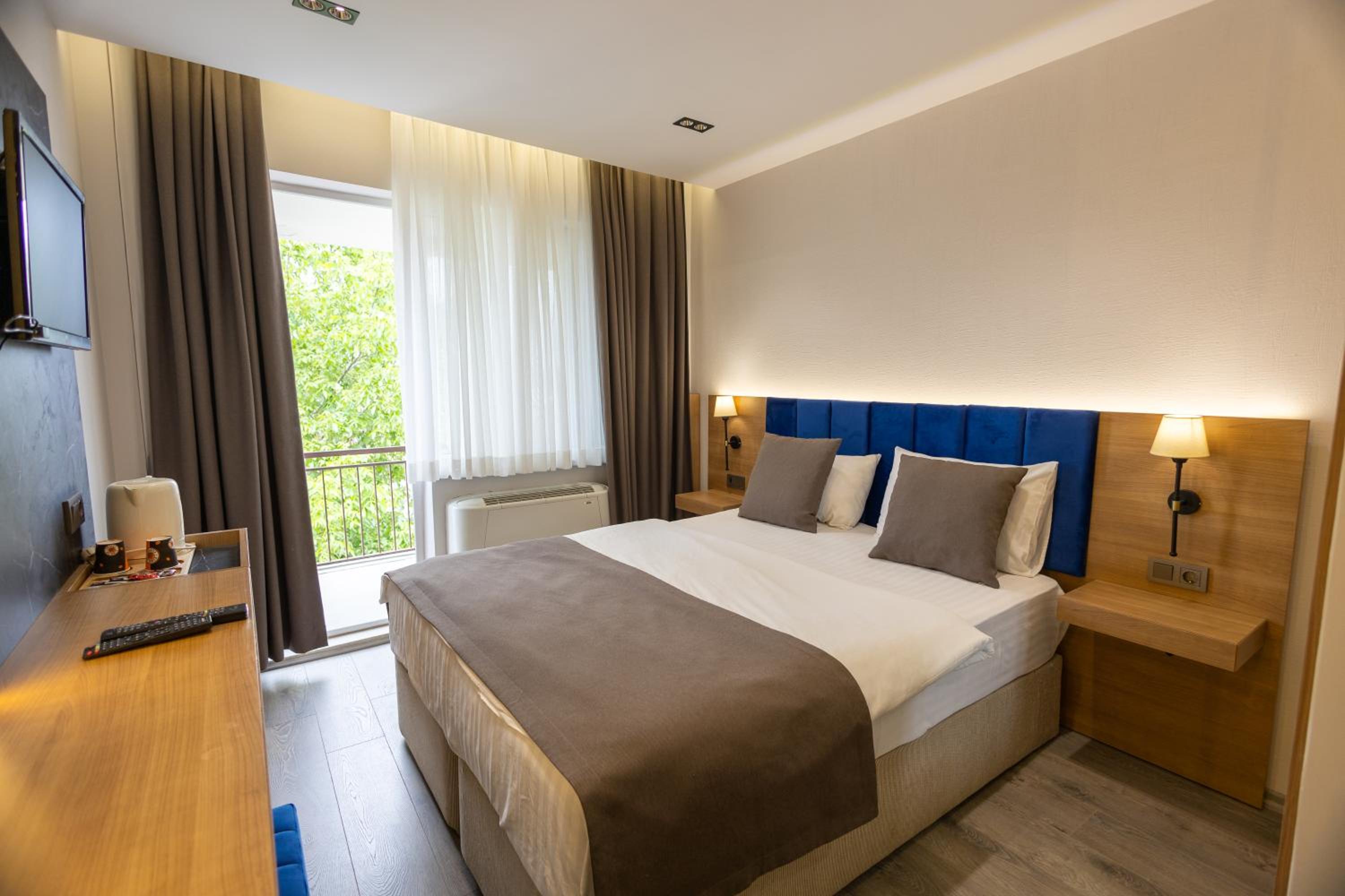 Deluxe Single Room with Balcony photo 3