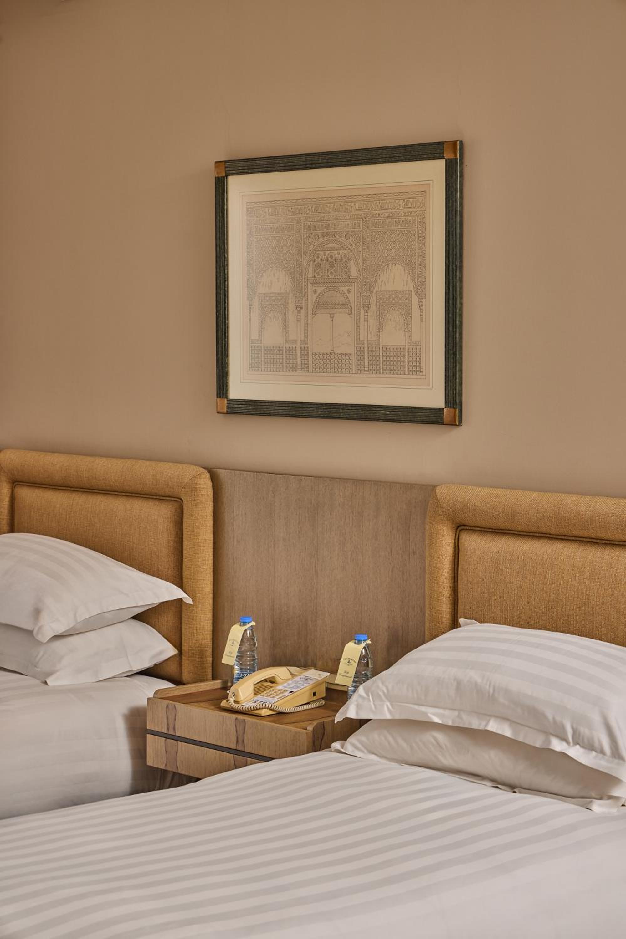 Deluxe Family Suite photo 2