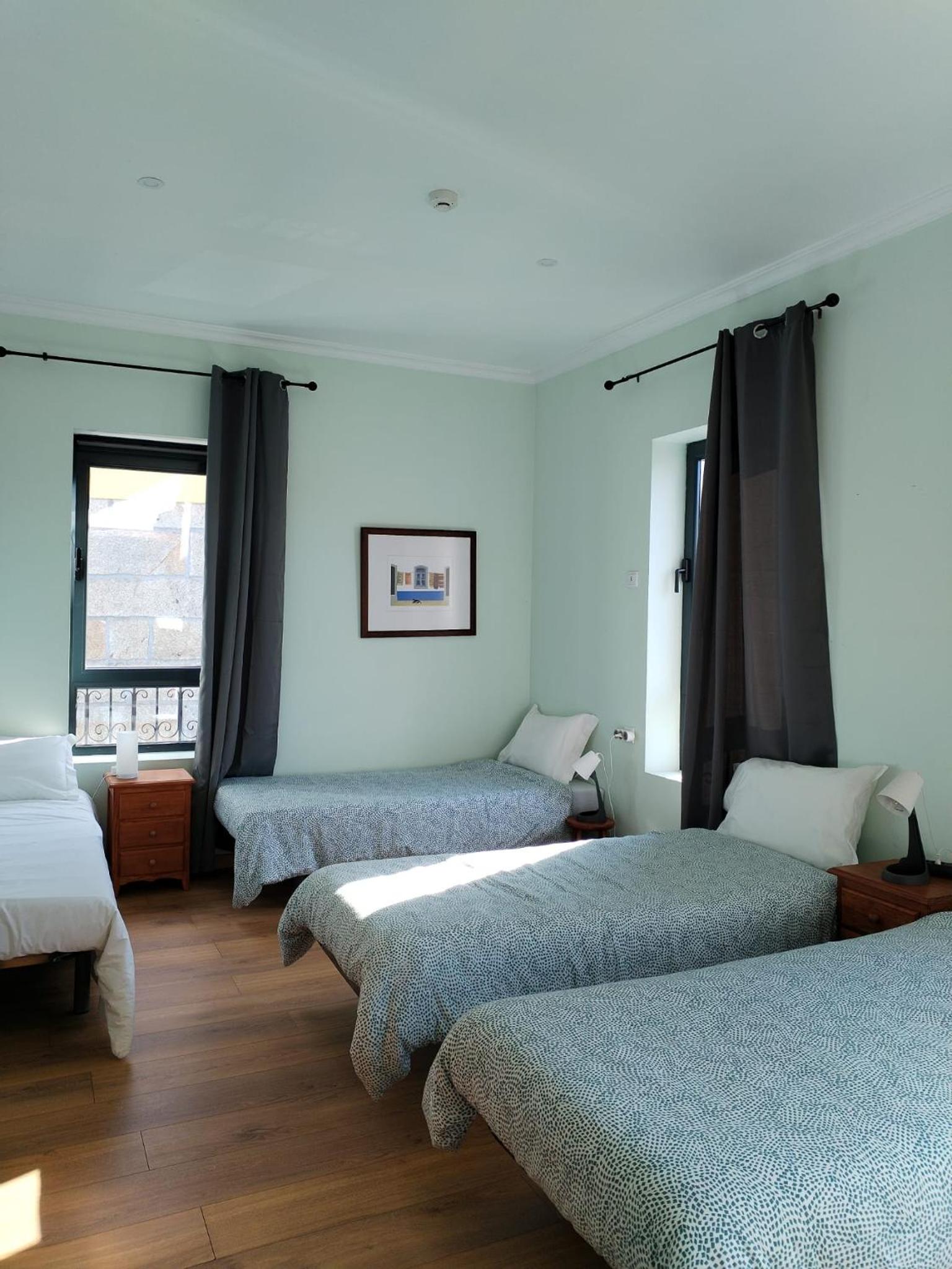 Single Bed in Mixed Dormitory Room