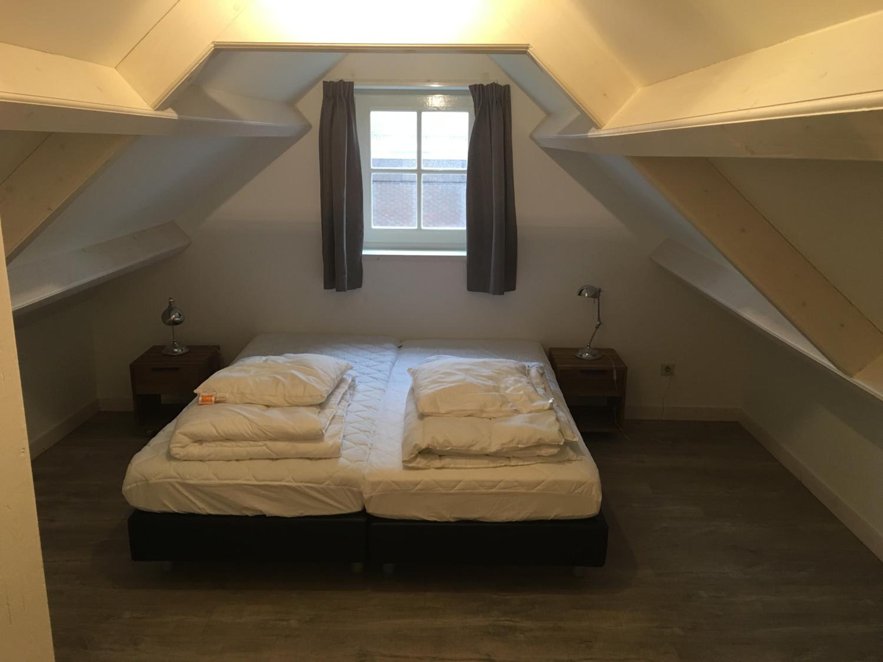Two-Bedroom House - Photo 17