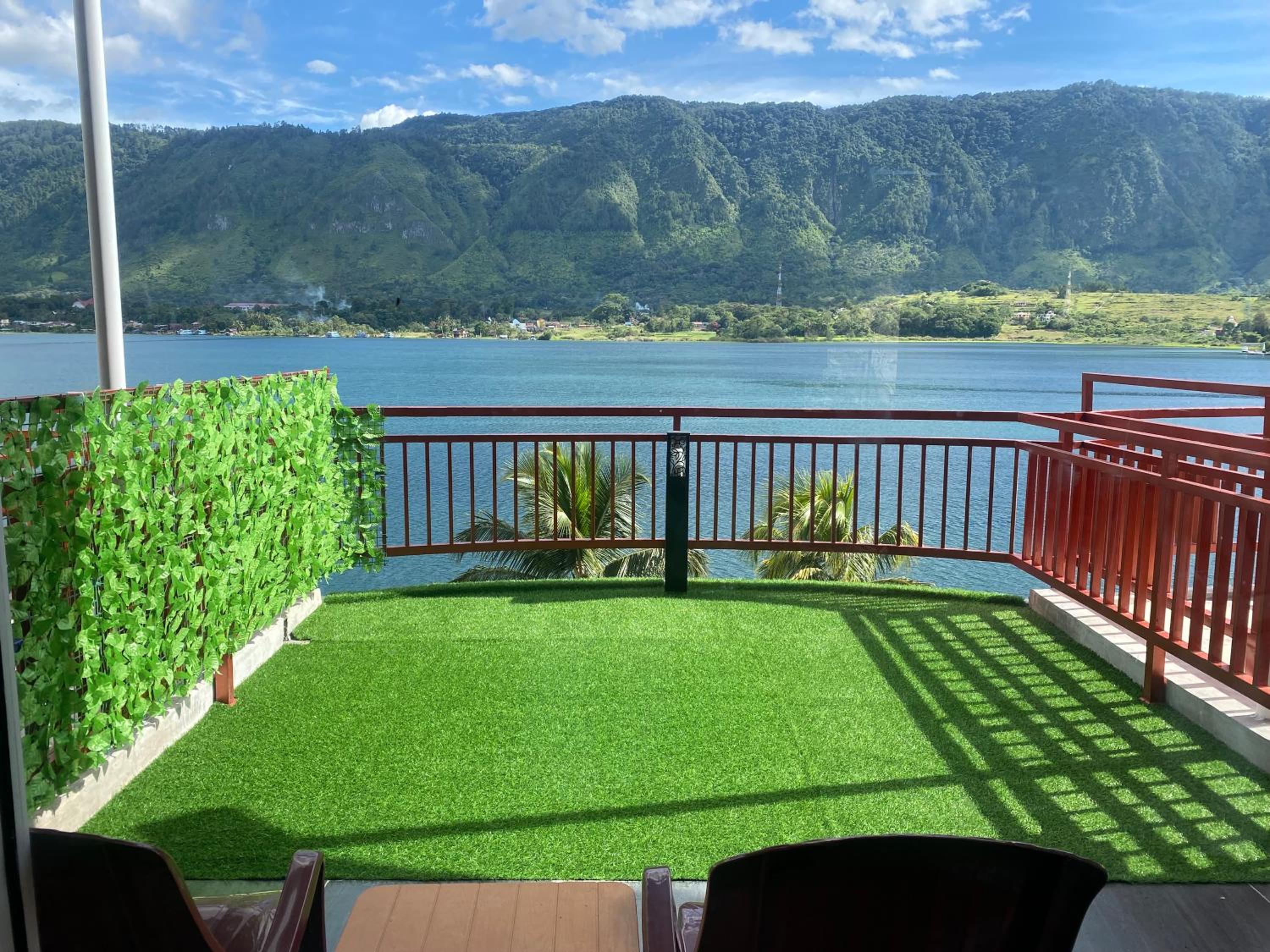 King Room with Lake View - Photo 11