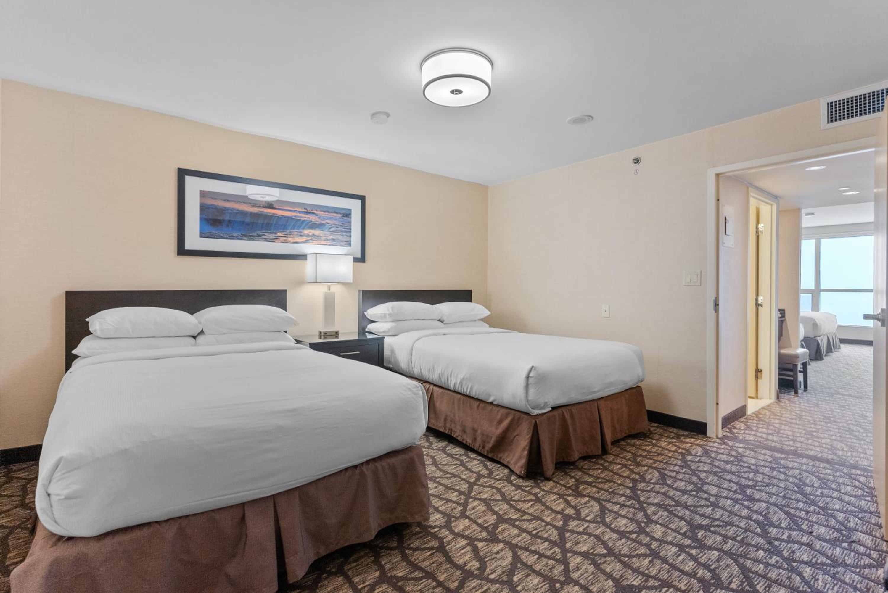 Queen Suite with Two Double Beds and Horseshoe Falls View
