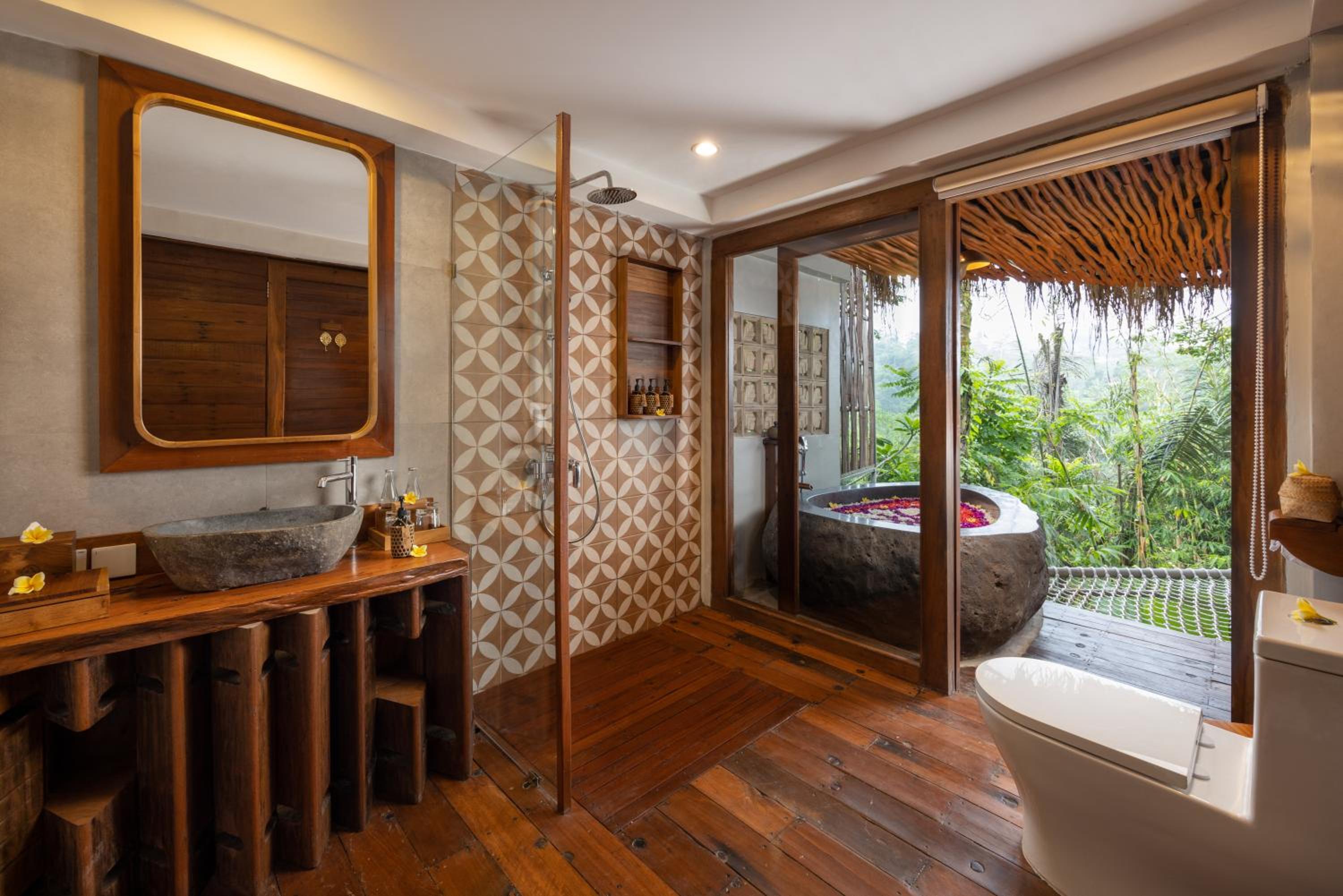 Honeymooner Rain Forest Jungle Cabin with Free Mini-bar  - Photo 3